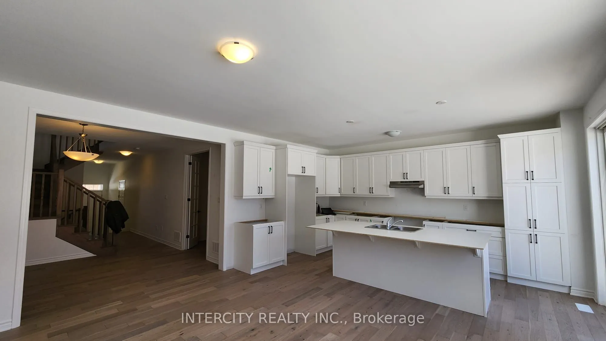 181 Forestwalk Street
