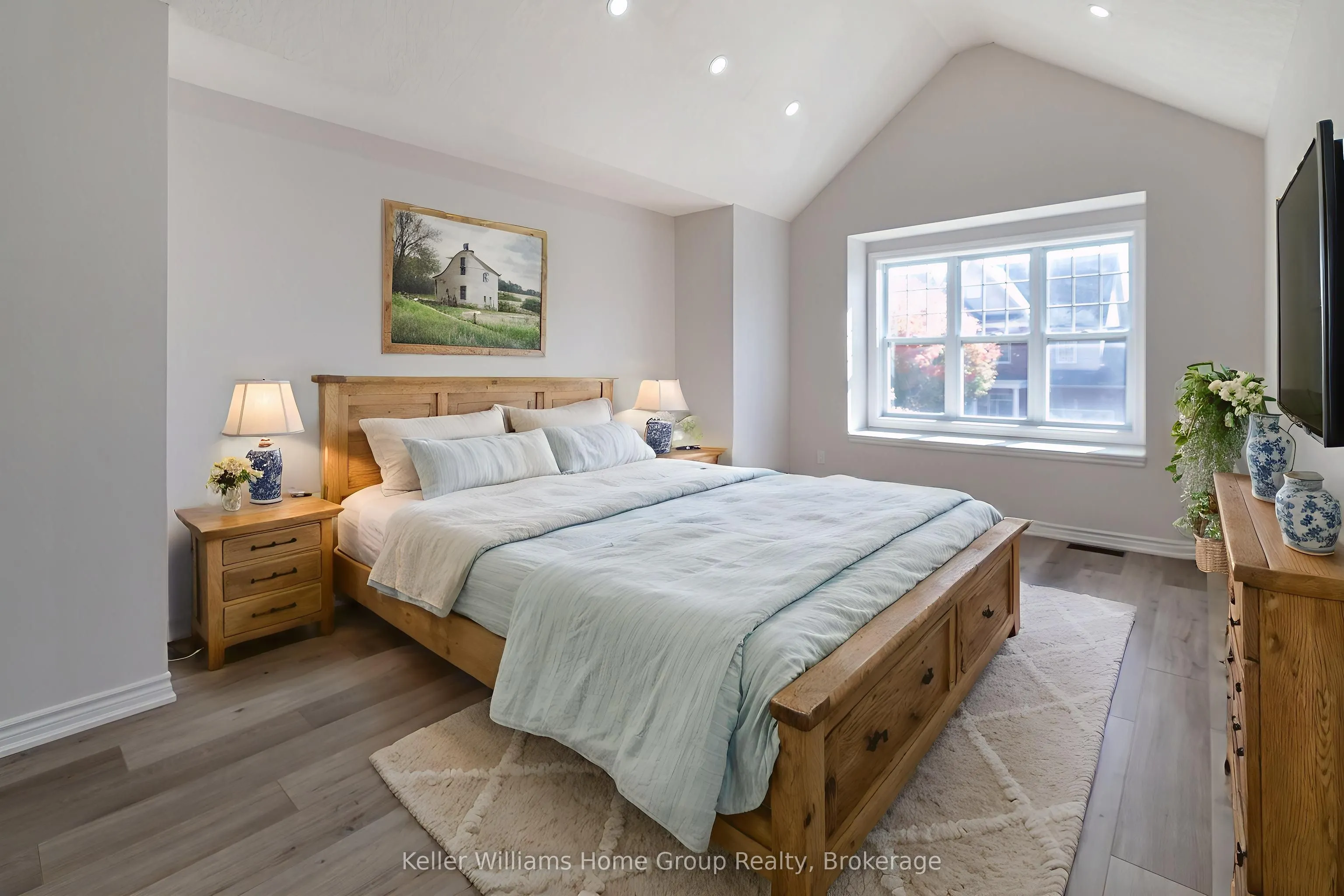 35 AMSTERDAM CRES