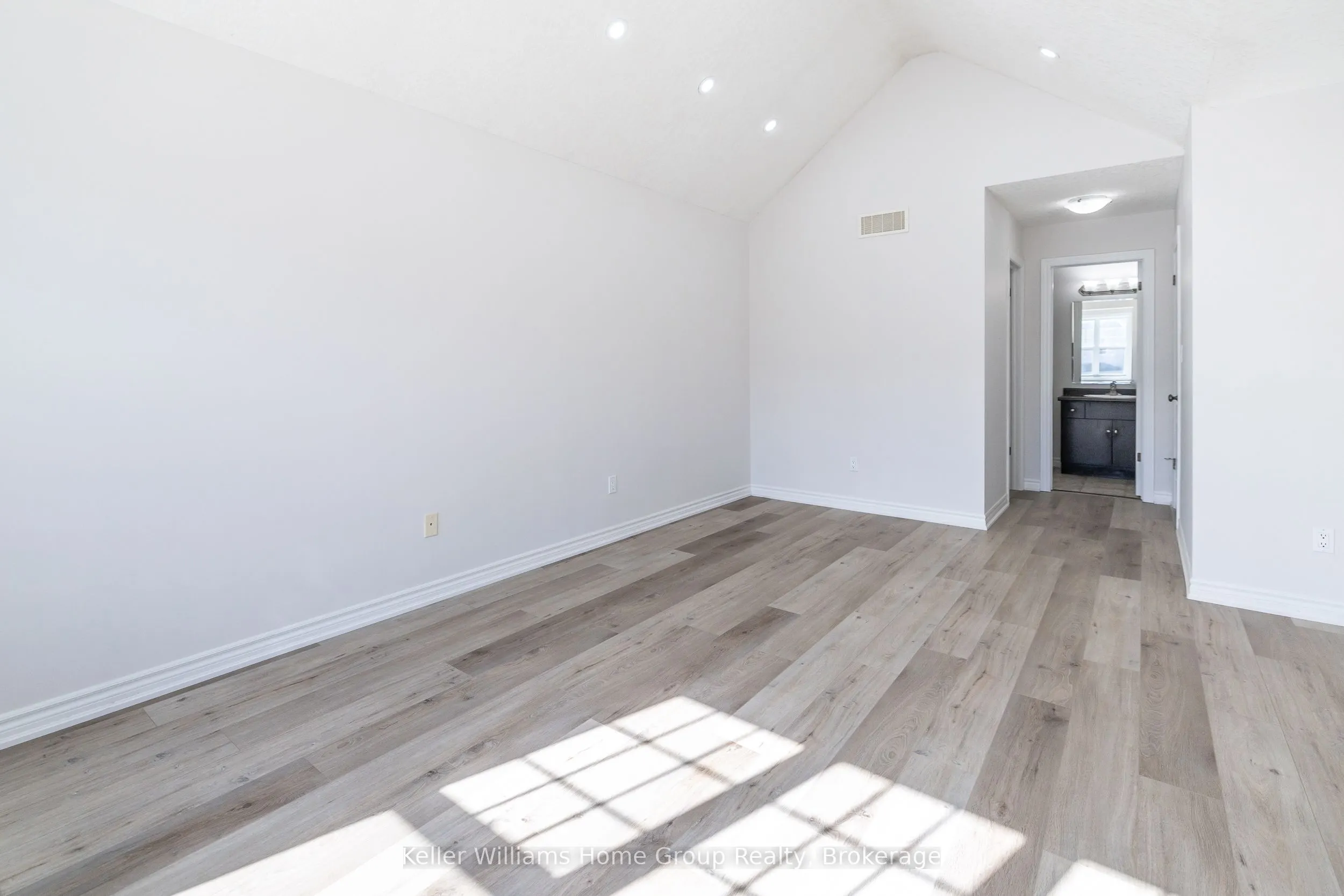 35 AMSTERDAM CRES