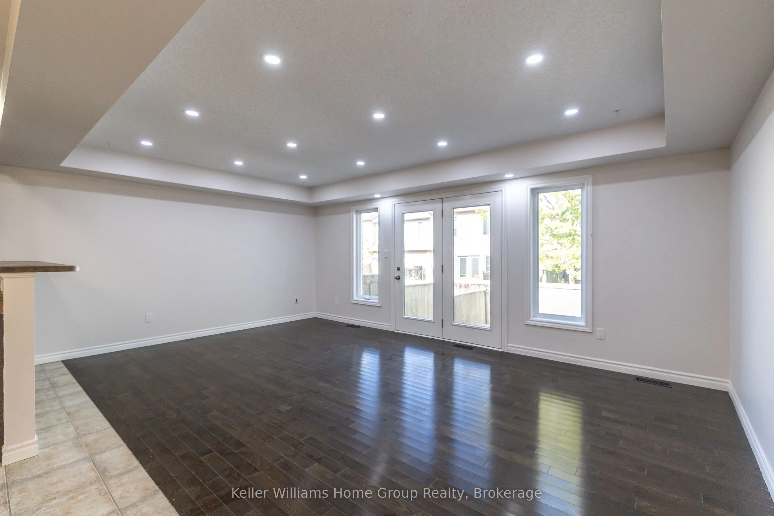 35 AMSTERDAM CRES