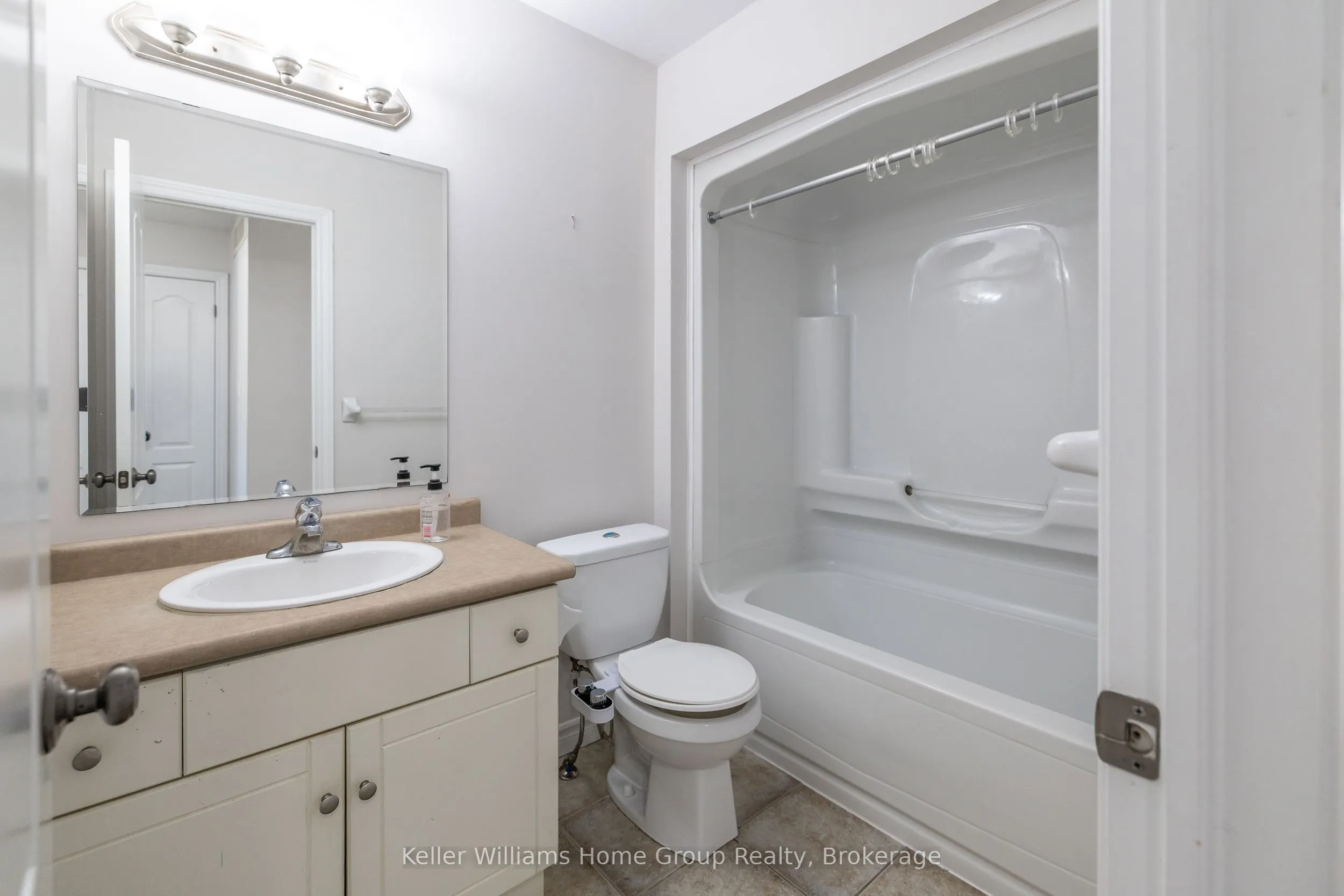 35 AMSTERDAM CRES