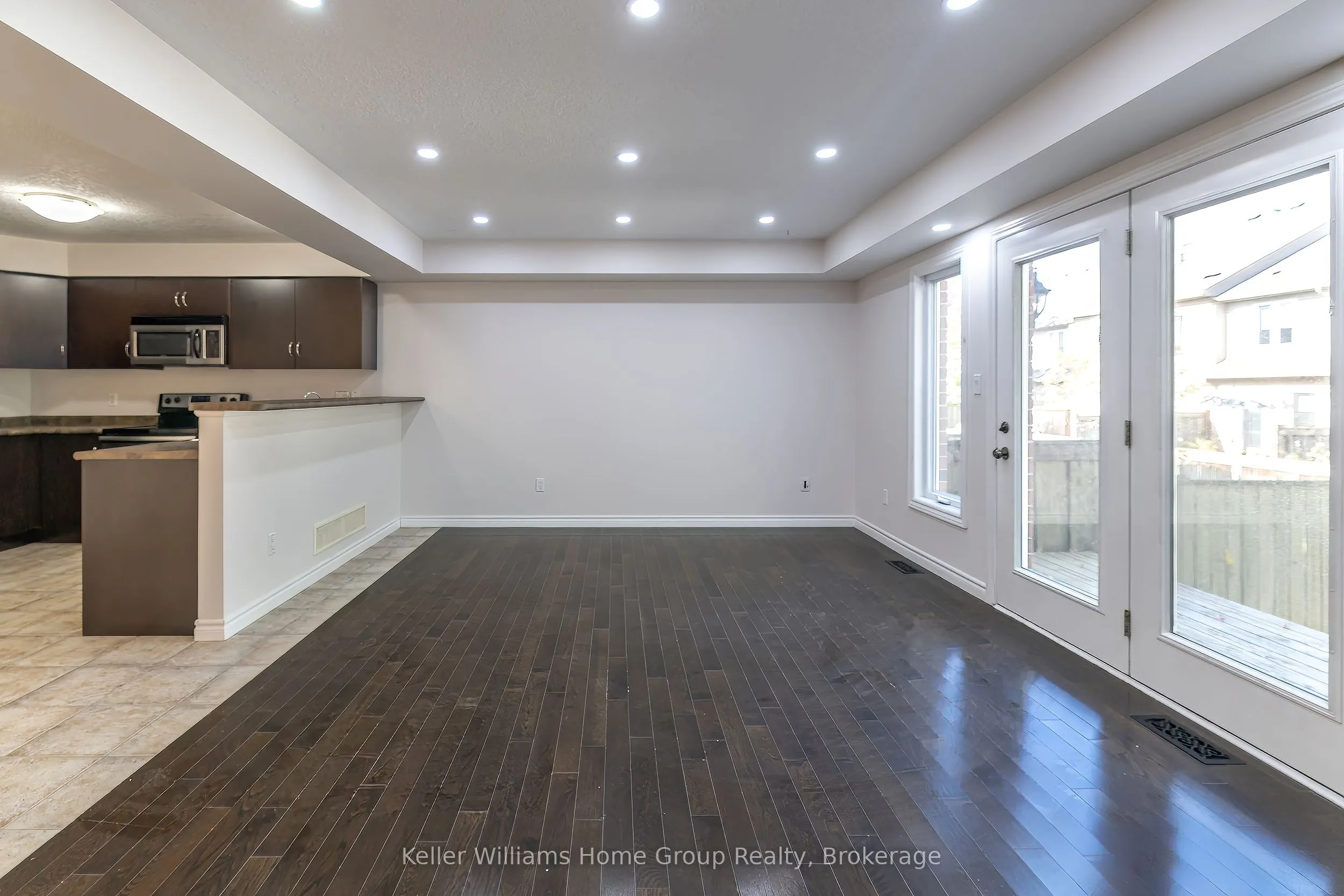 35 AMSTERDAM CRES