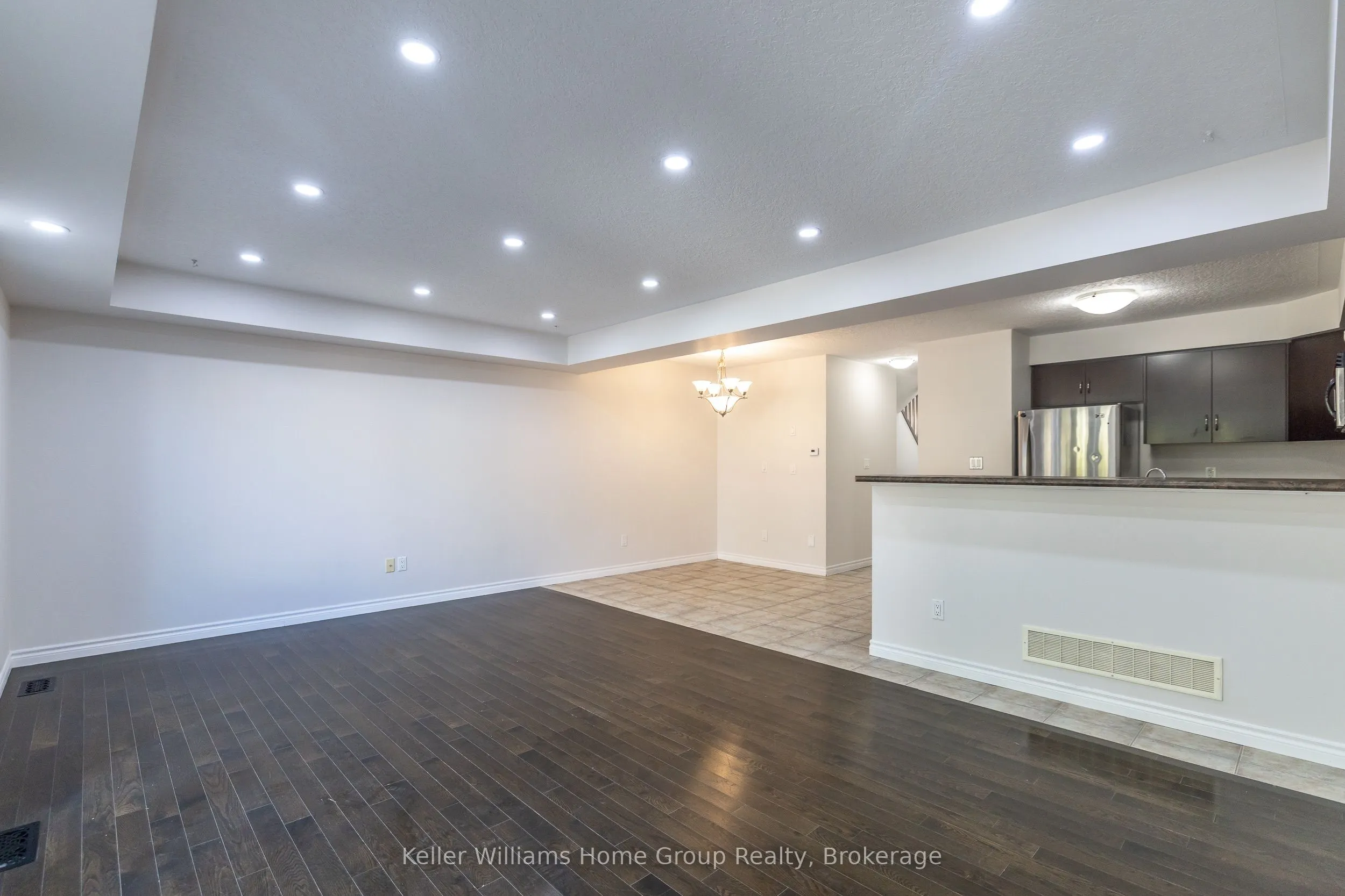 35 AMSTERDAM CRES