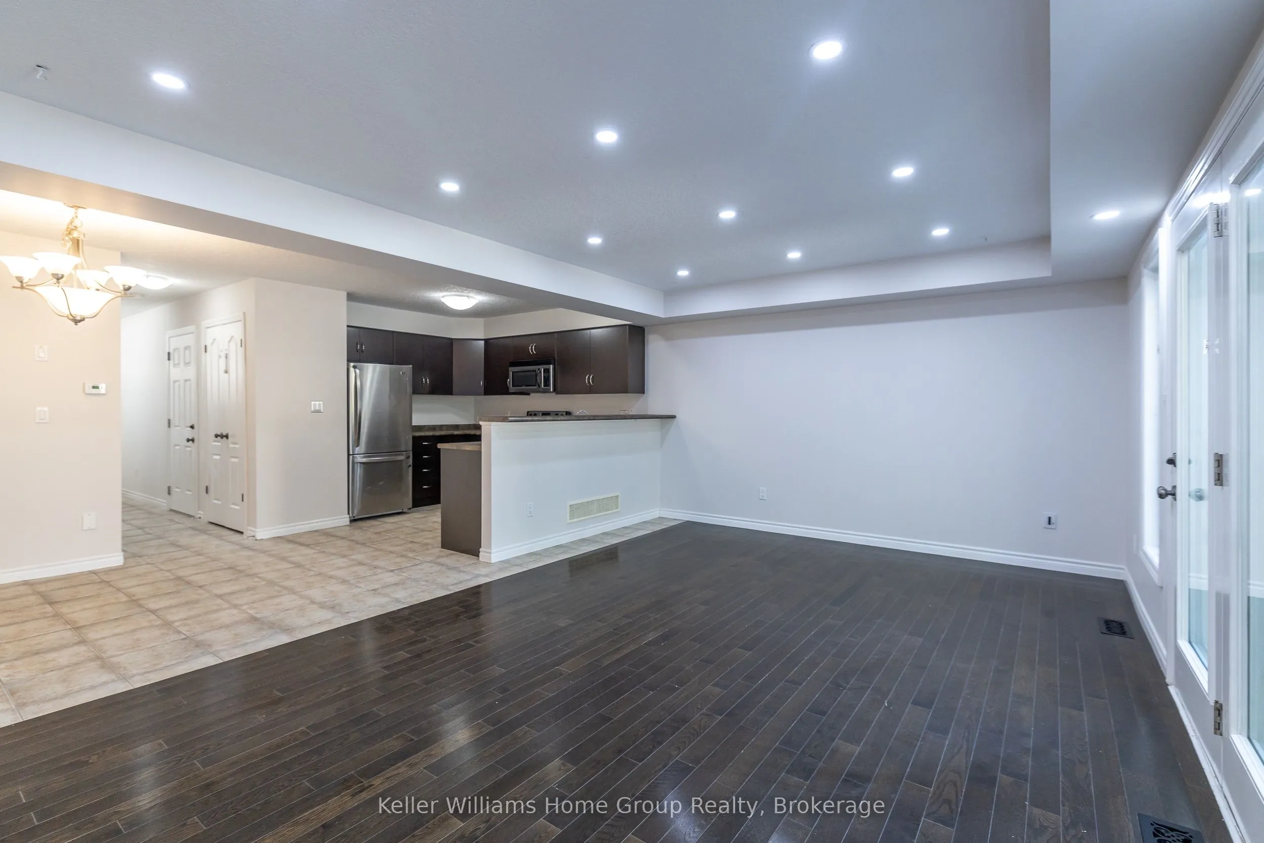 35 AMSTERDAM CRES