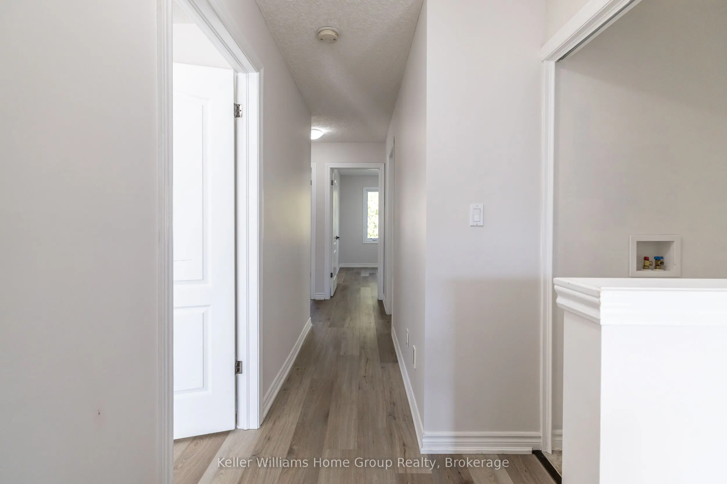 35 AMSTERDAM CRES