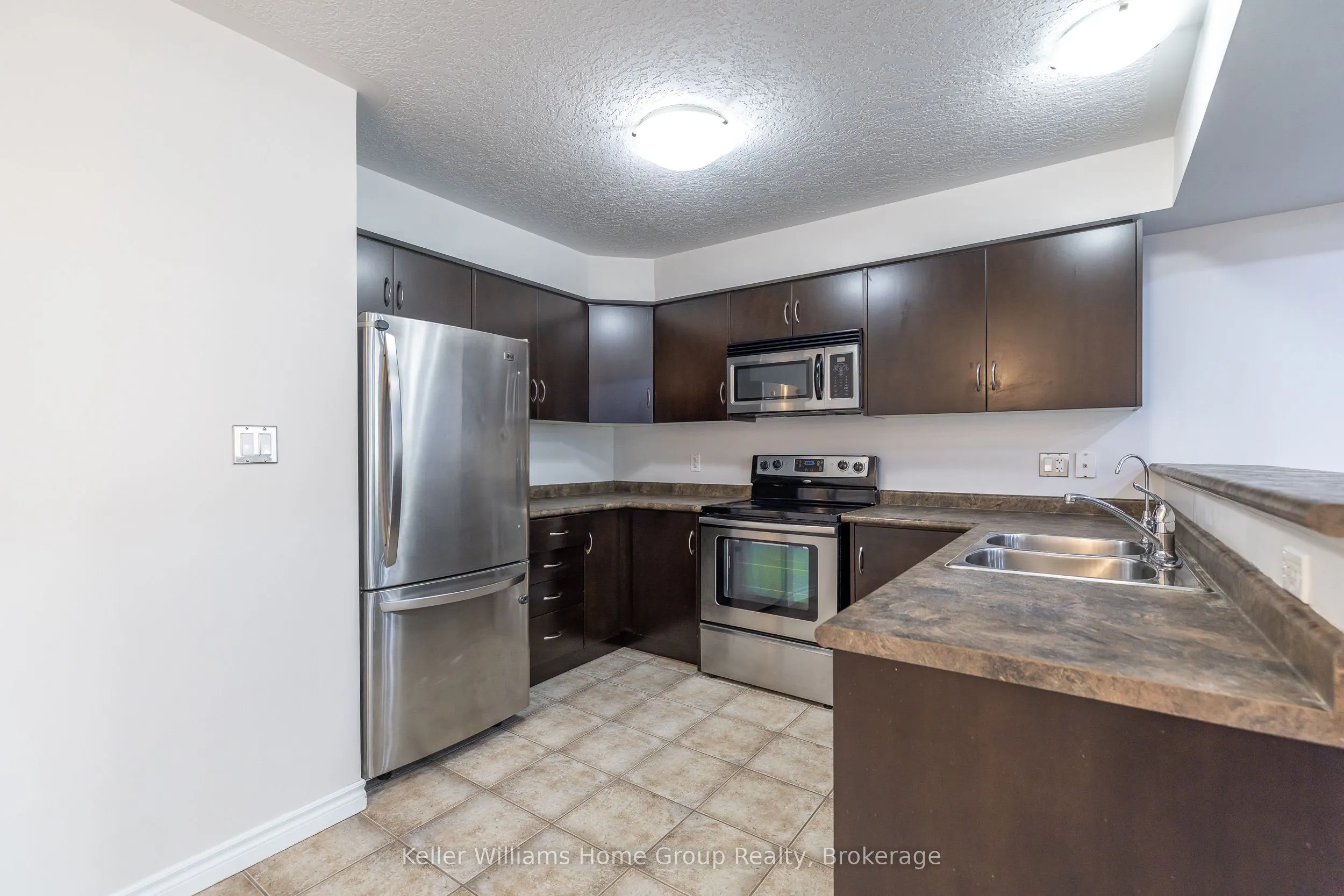 35 AMSTERDAM CRES