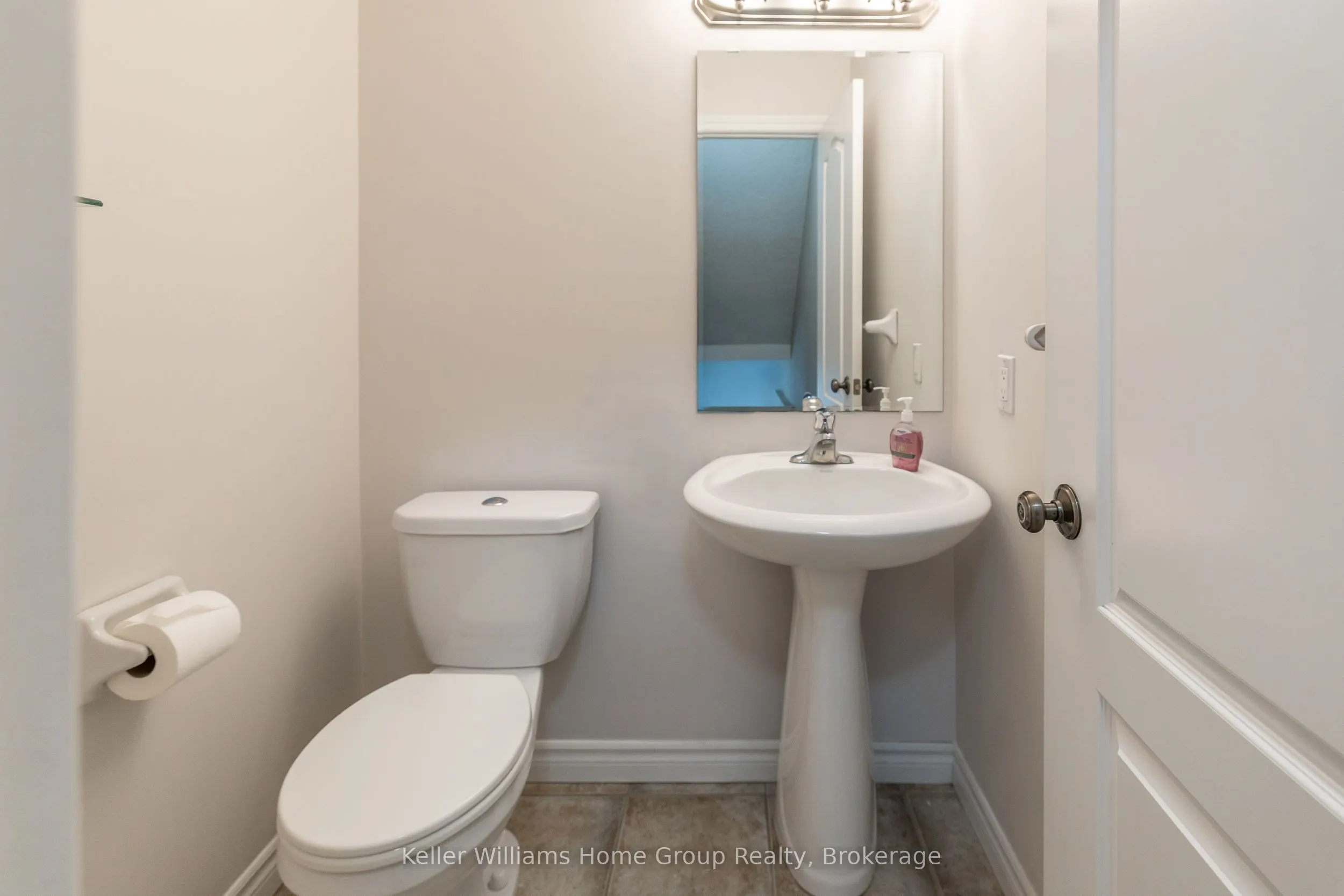 35 AMSTERDAM CRES
