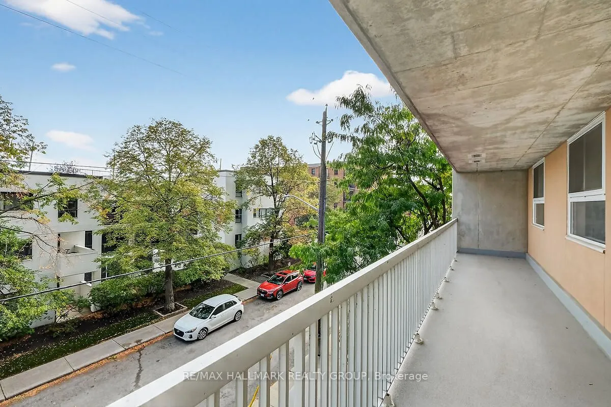 110 Forward Avenue, #305