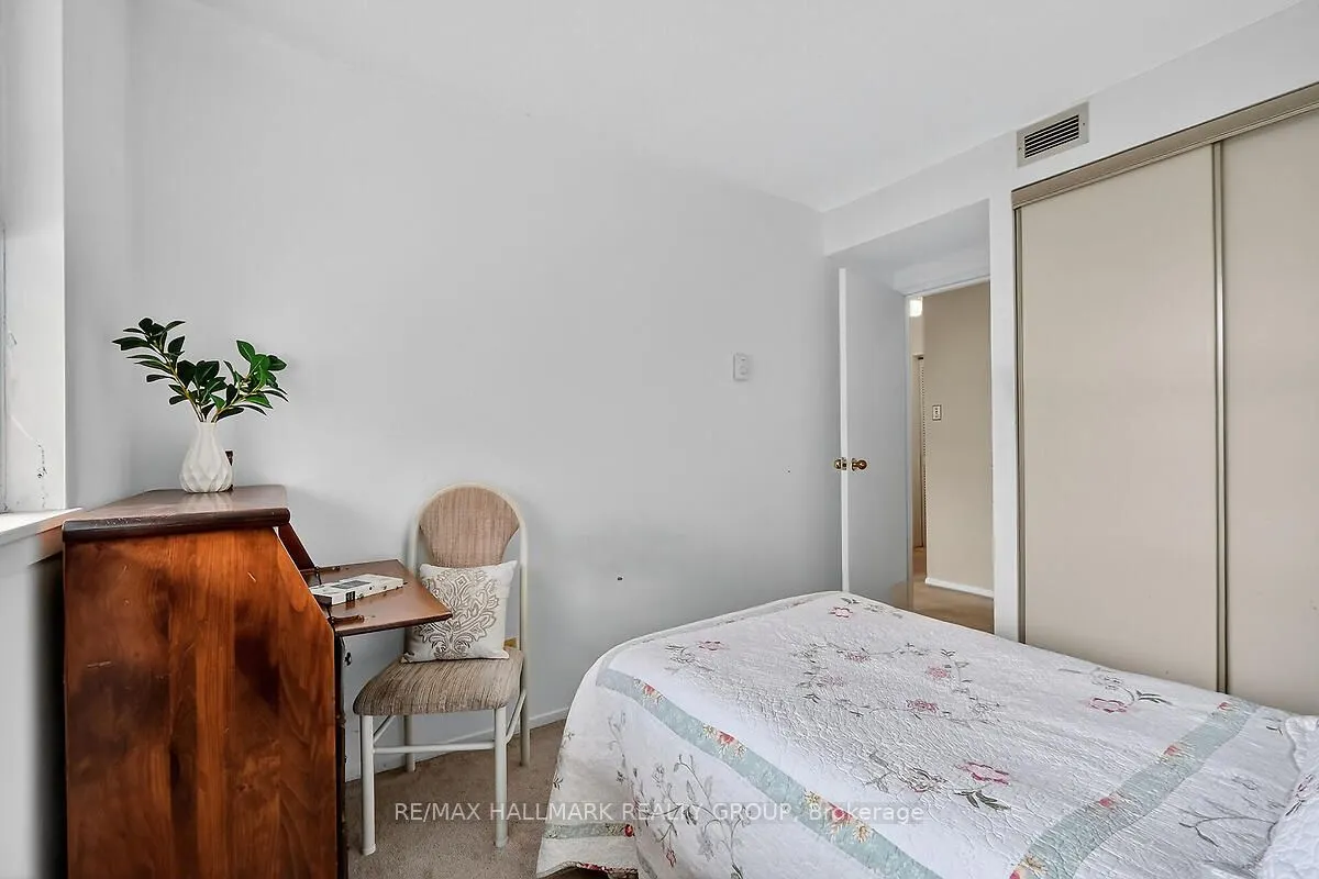 110 Forward Avenue, #305