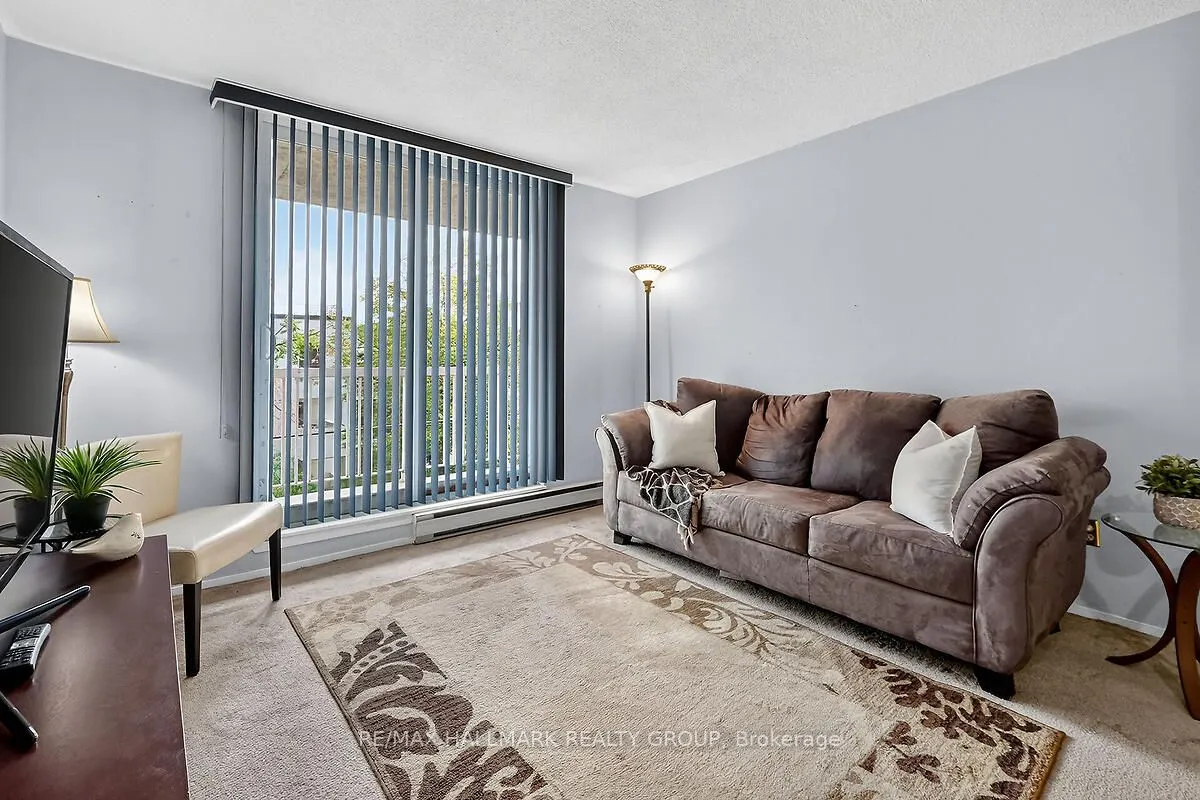 110 Forward Avenue, #305