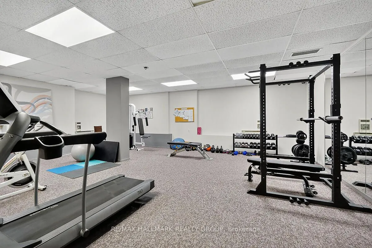 110 Forward Avenue, #305