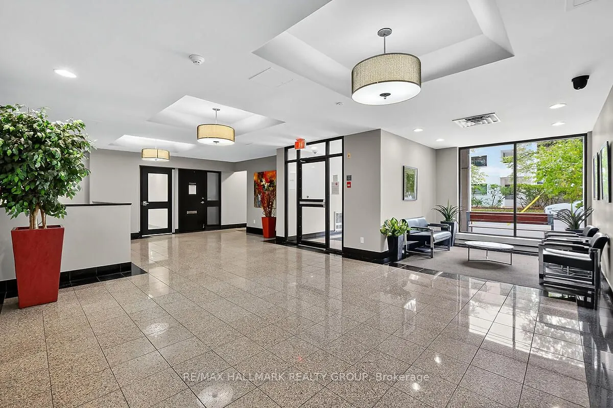110 Forward Avenue, #305