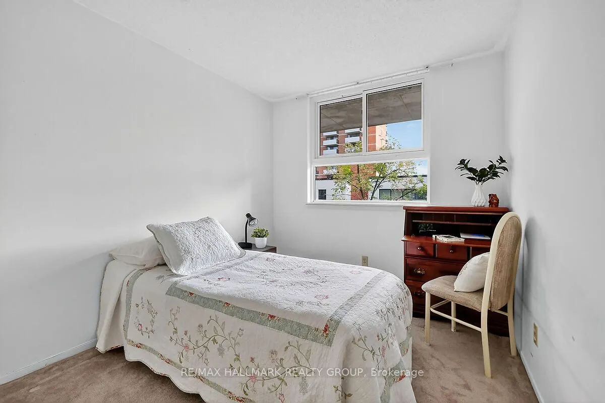 110 Forward Avenue, #305