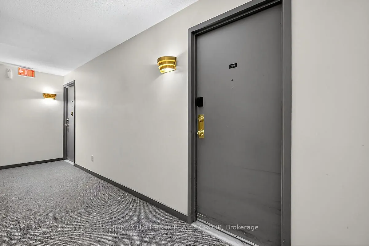 110 Forward Avenue, #305