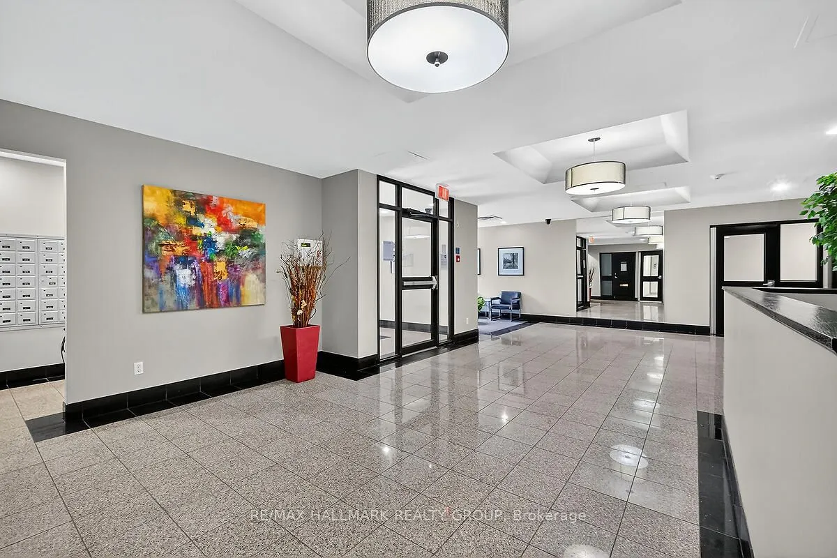 110 Forward Avenue, #305