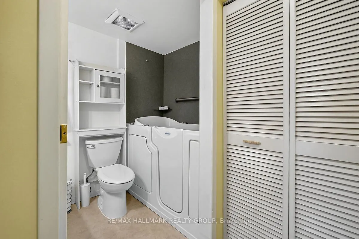 110 Forward Avenue, #305