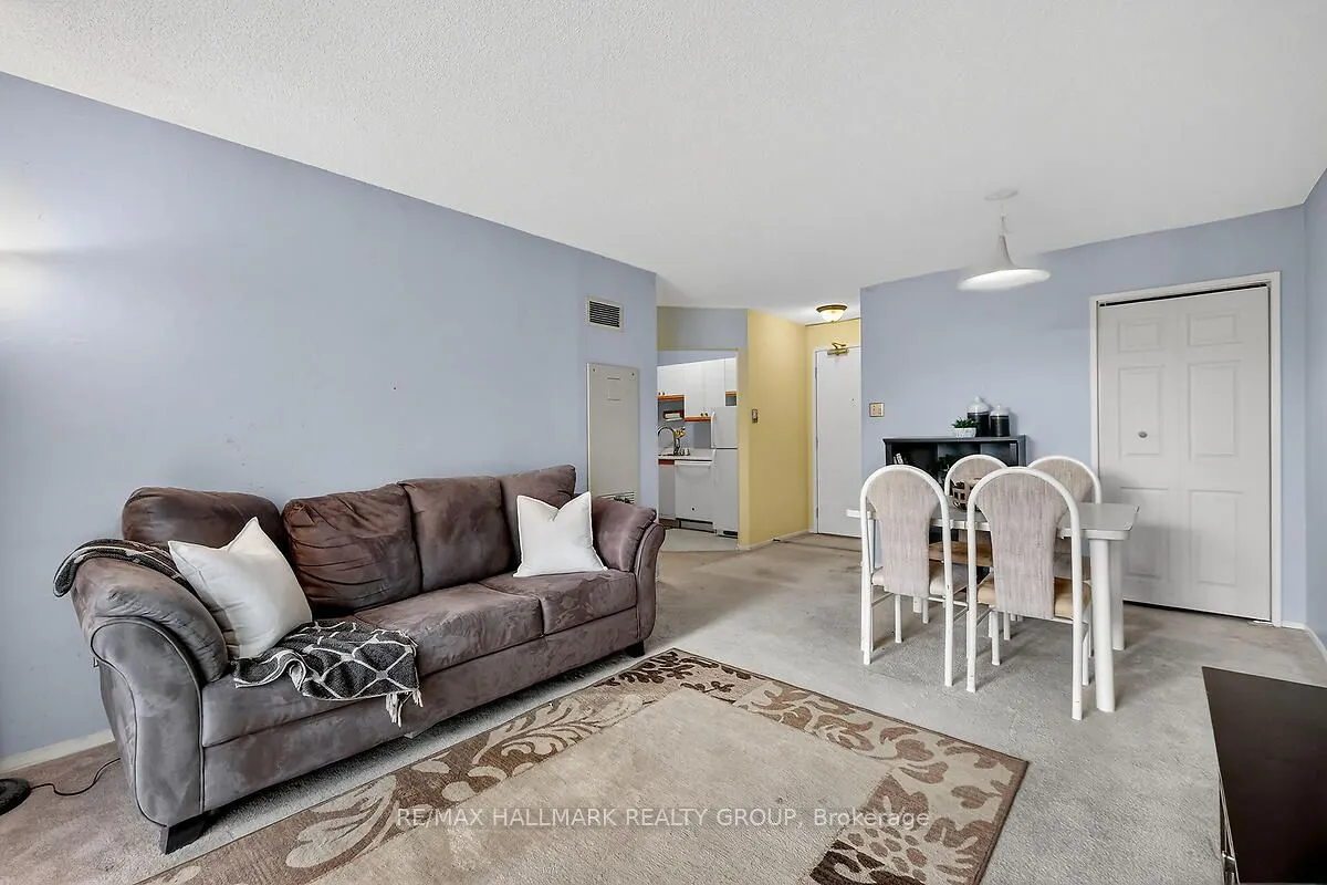 110 Forward Avenue, #305