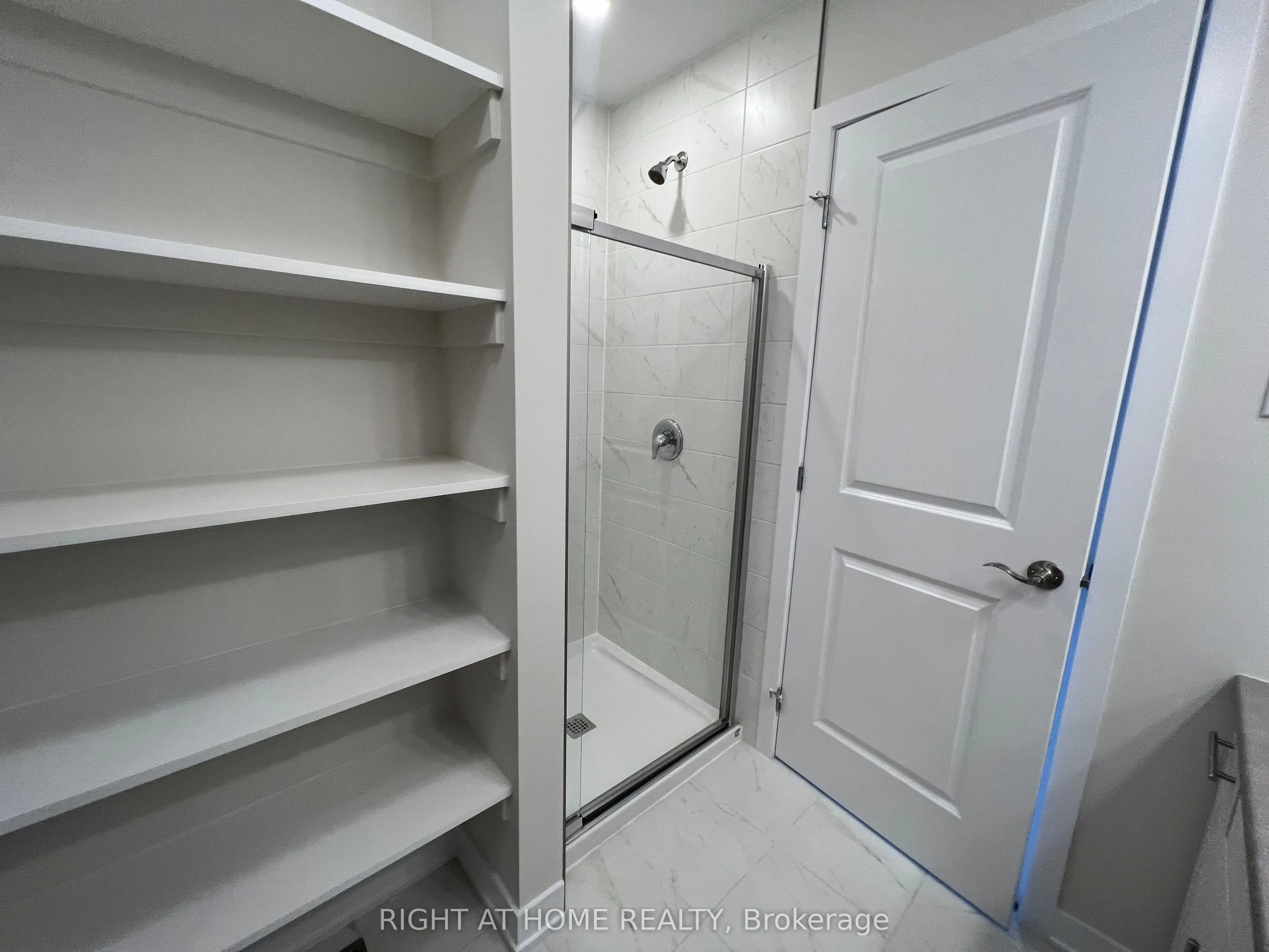 204 Tussock Private