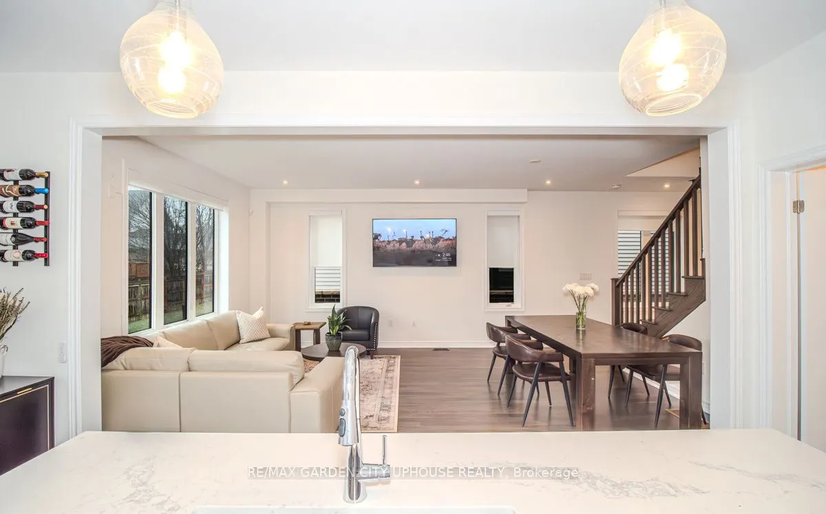 111 STARFIRE Crescent