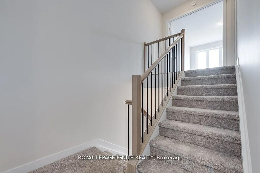 83 Whitcomb Crescent
