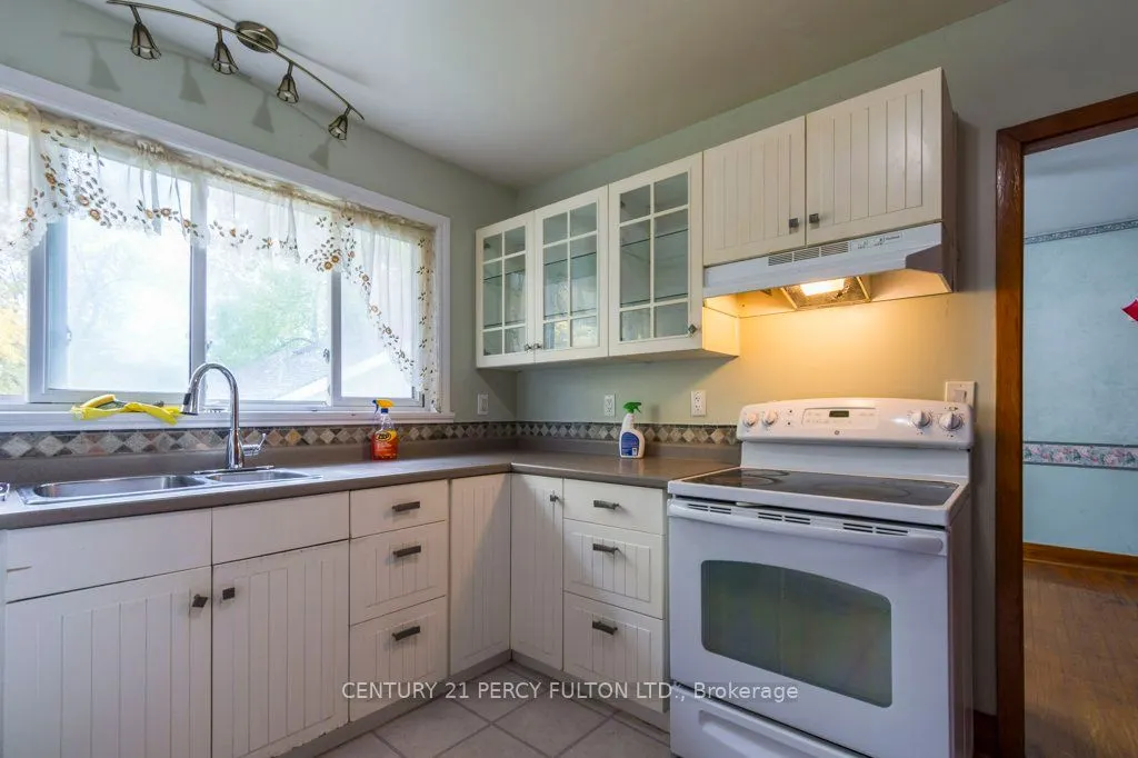 71 Prince Of Wales Drive, #Main