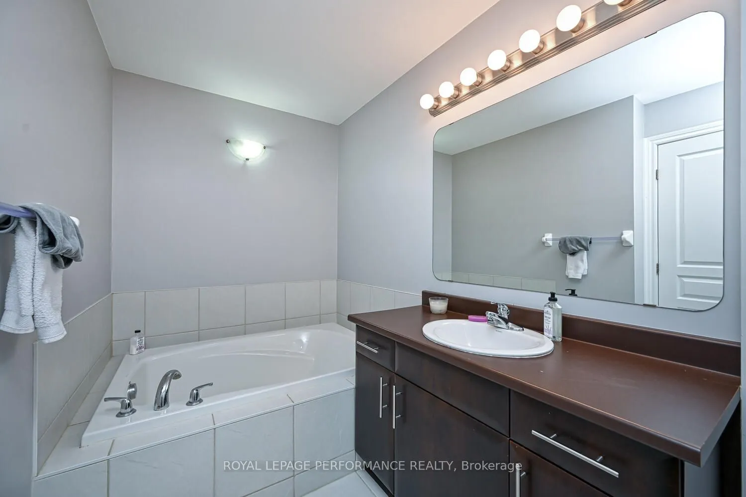 76 Stonehaven Drive, #1