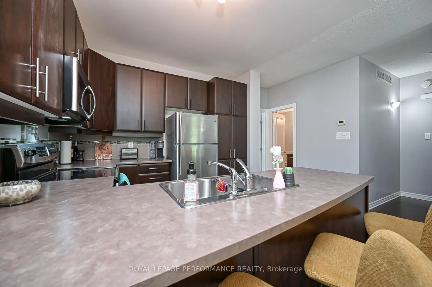 76 Stonehaven Drive, #1
