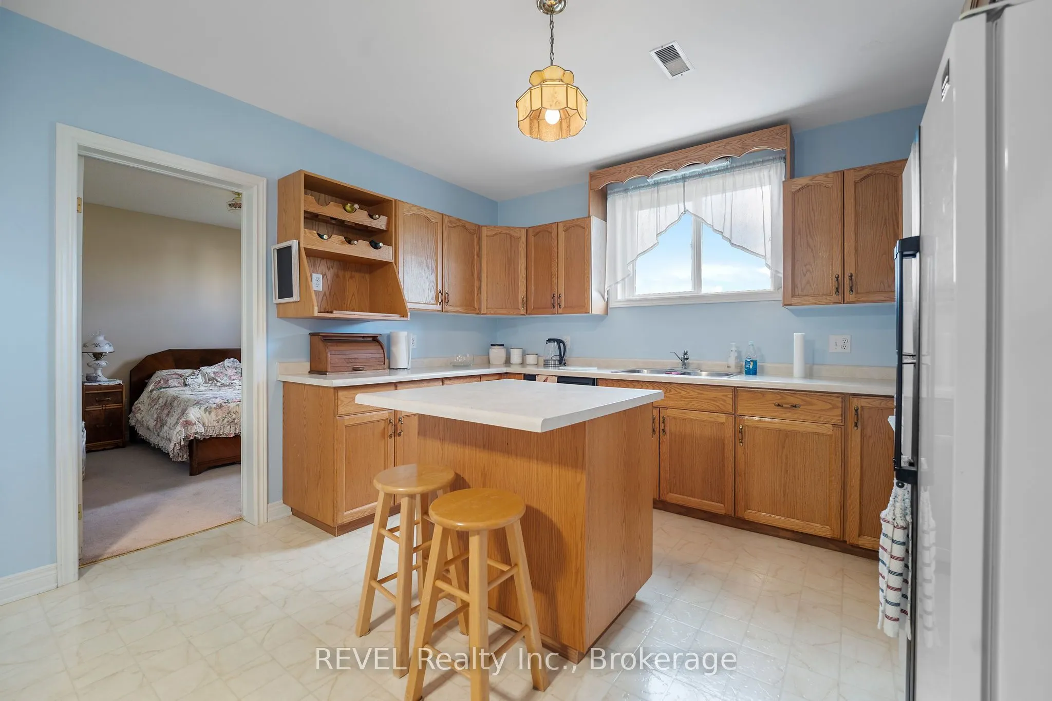 3594 Netherby Road