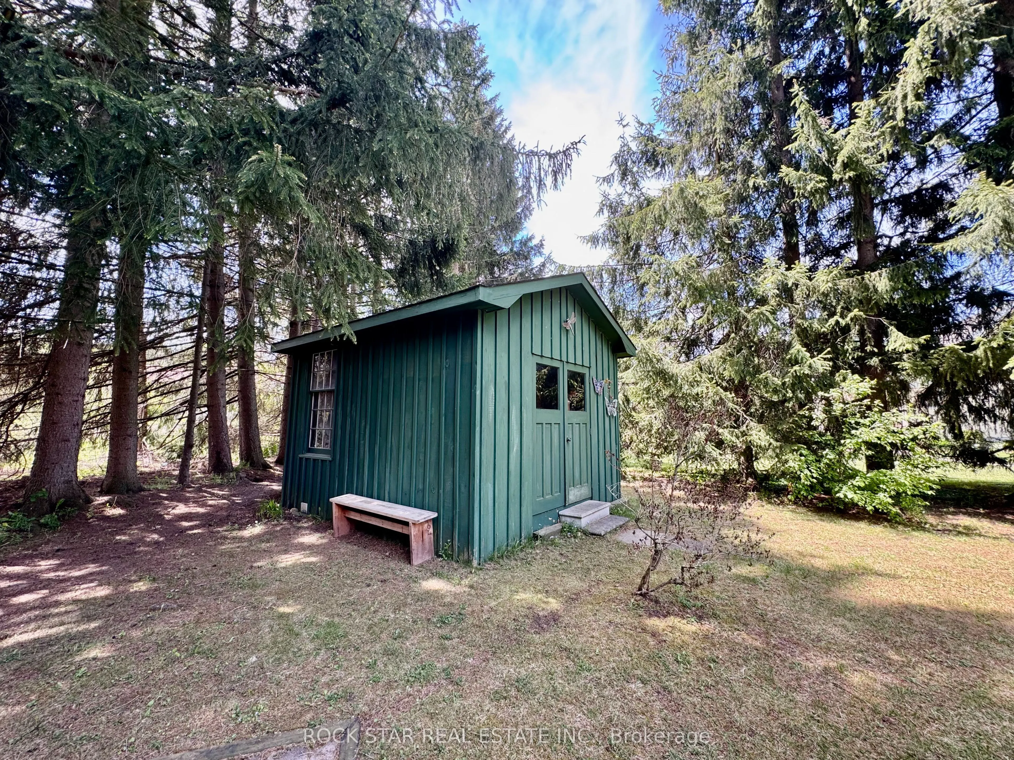 8 Pine River Crescent