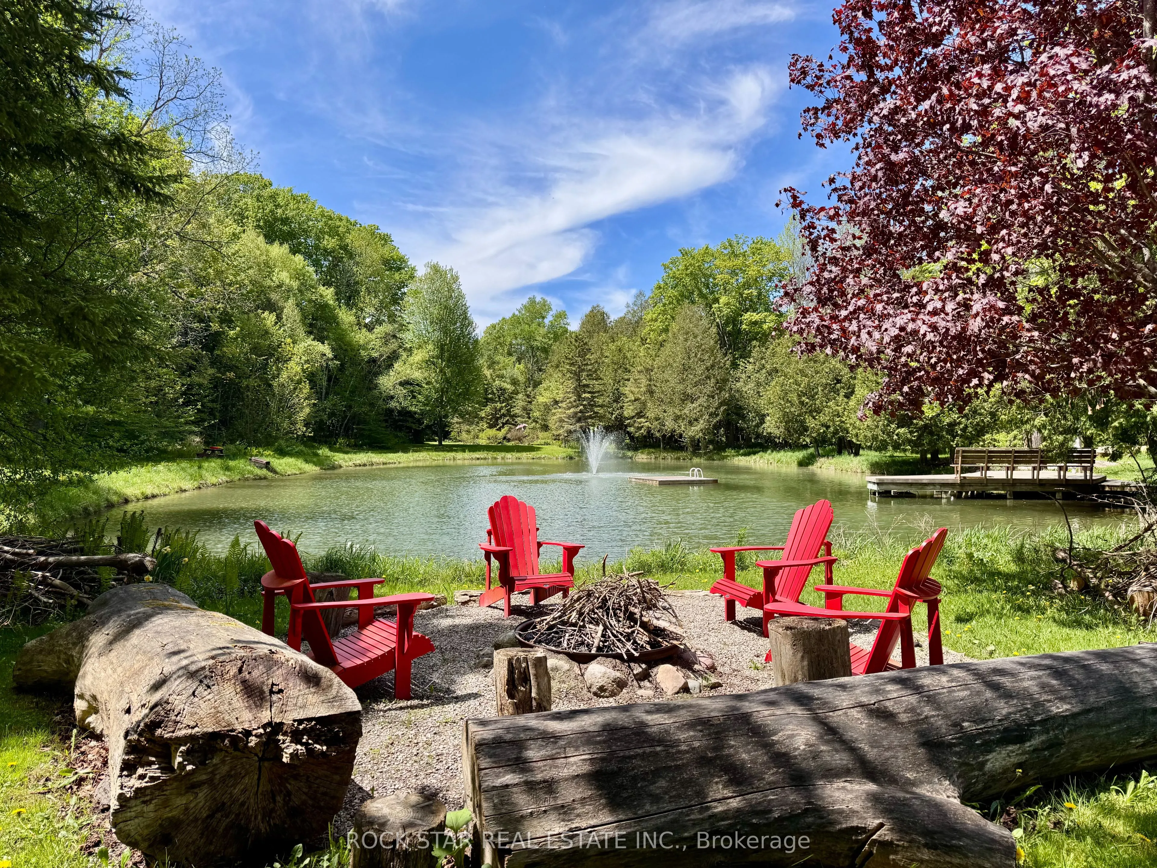 8 Pine River Crescent