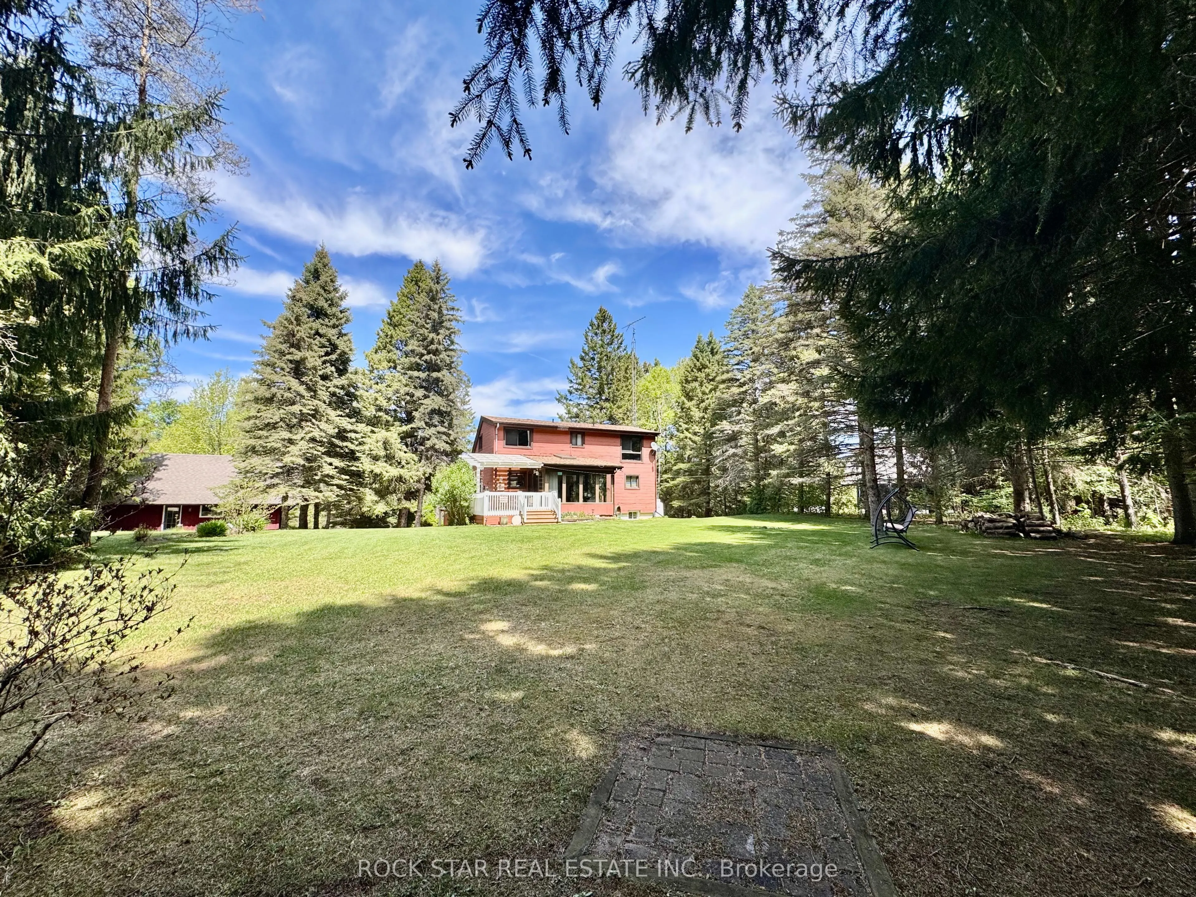 8 Pine River Crescent