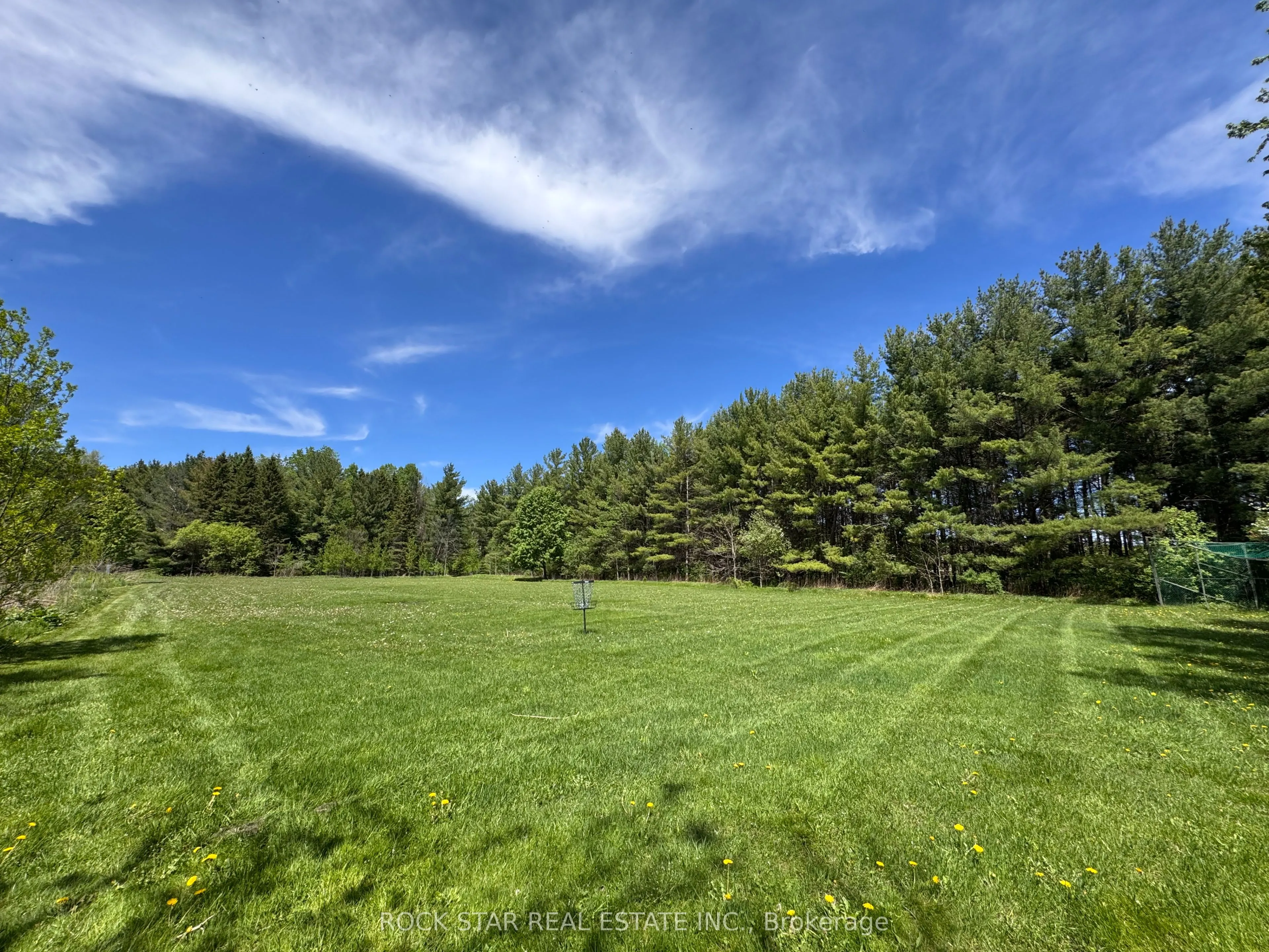 8 Pine River Crescent