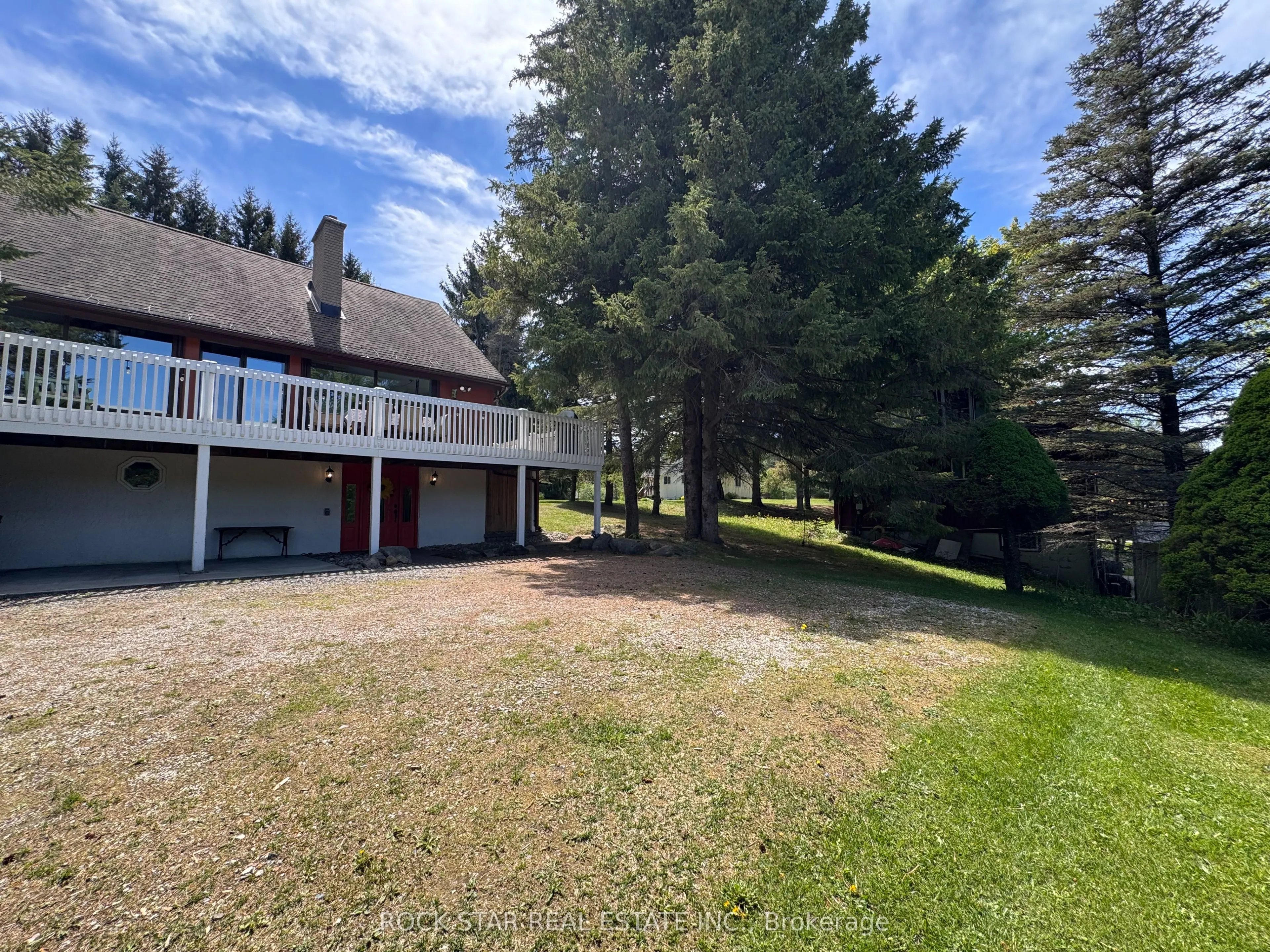 8 Pine River Crescent
