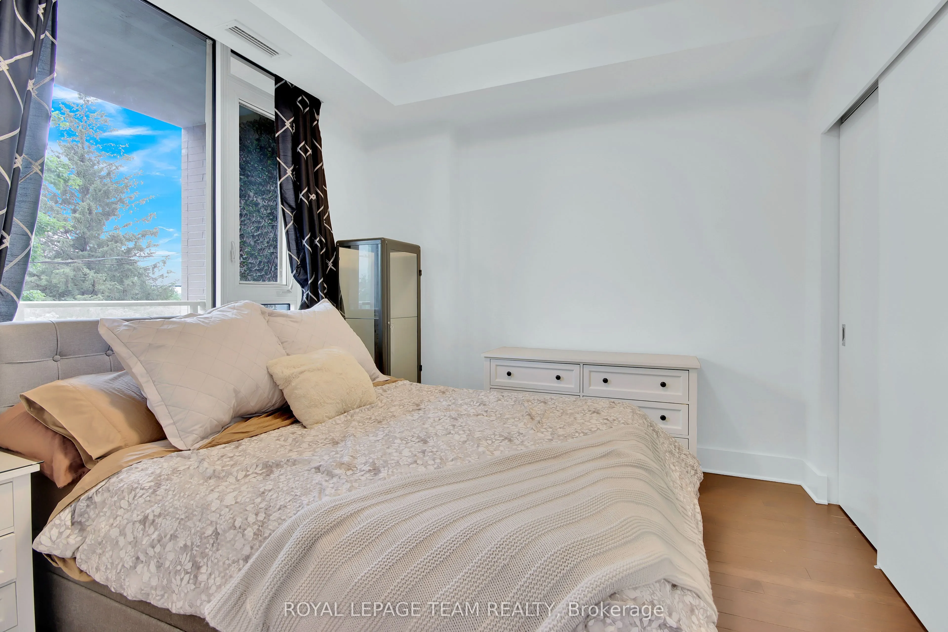 101 Richmond Road, #314