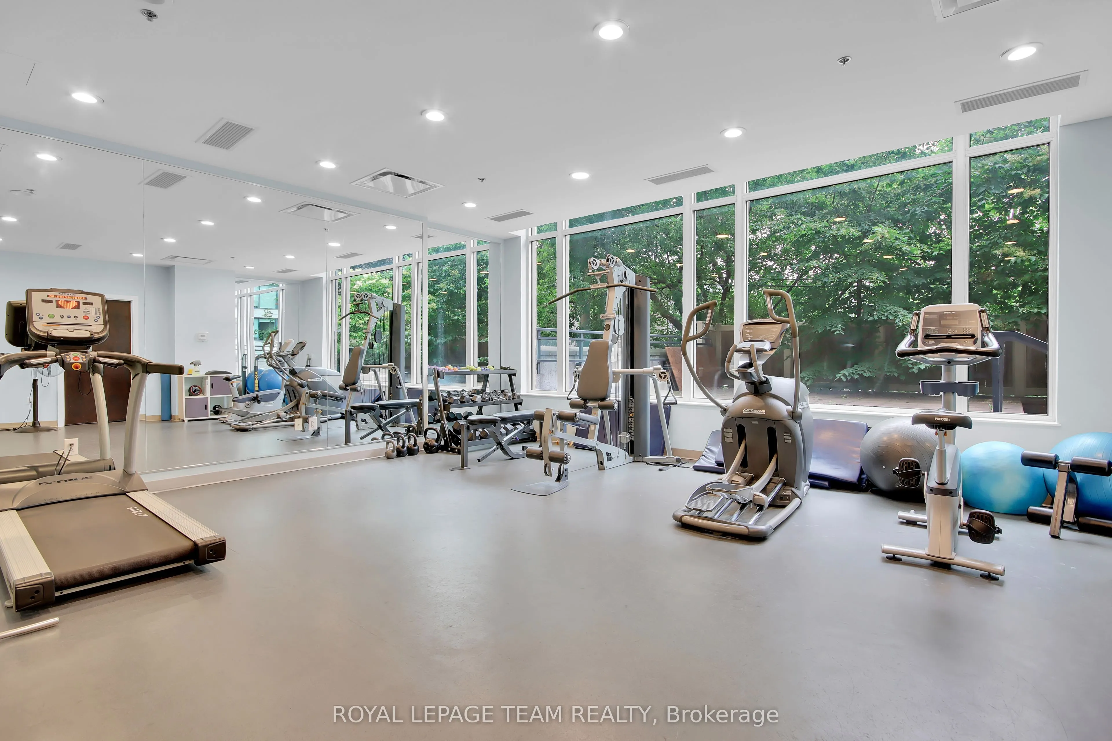 101 Richmond Road, #314