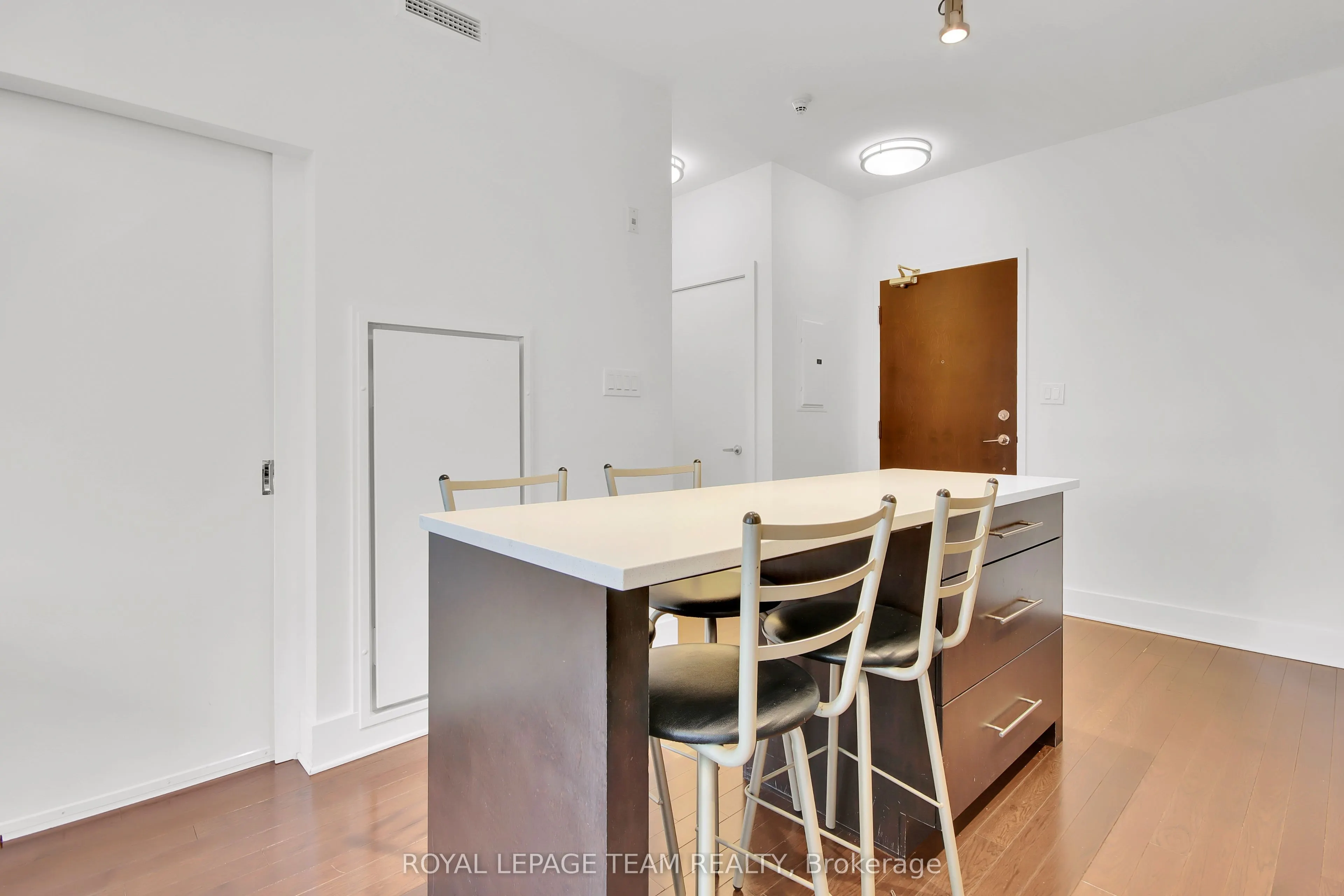 101 Richmond Road, #314