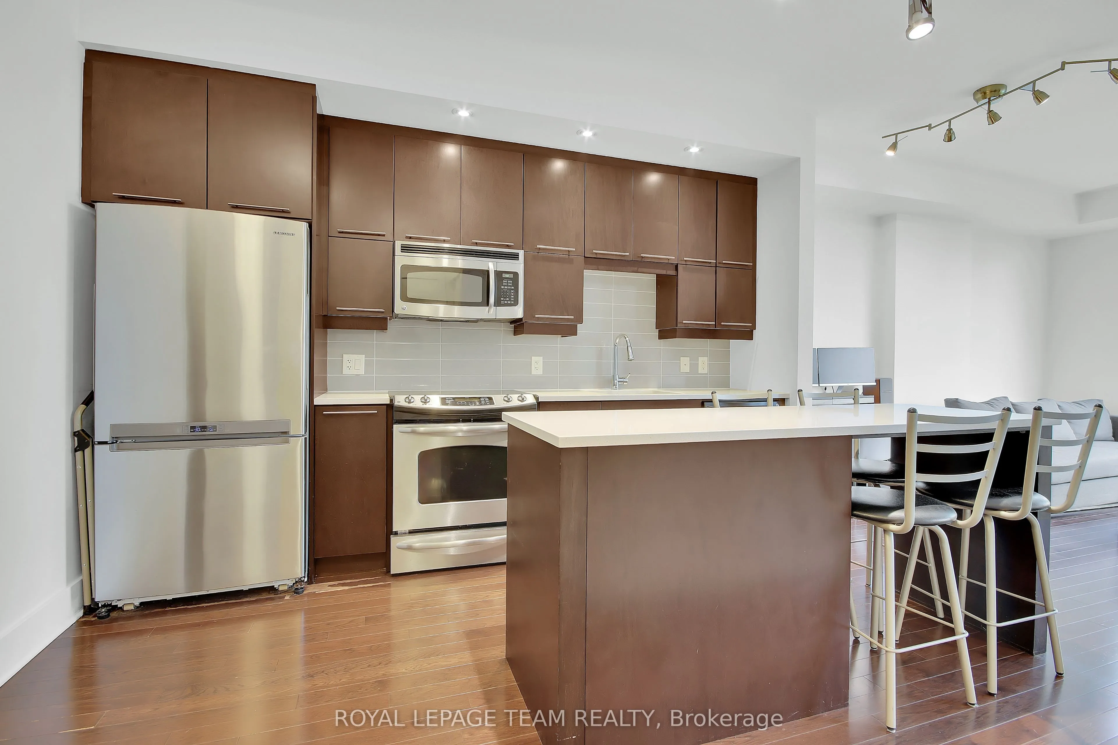 101 Richmond Road, #314