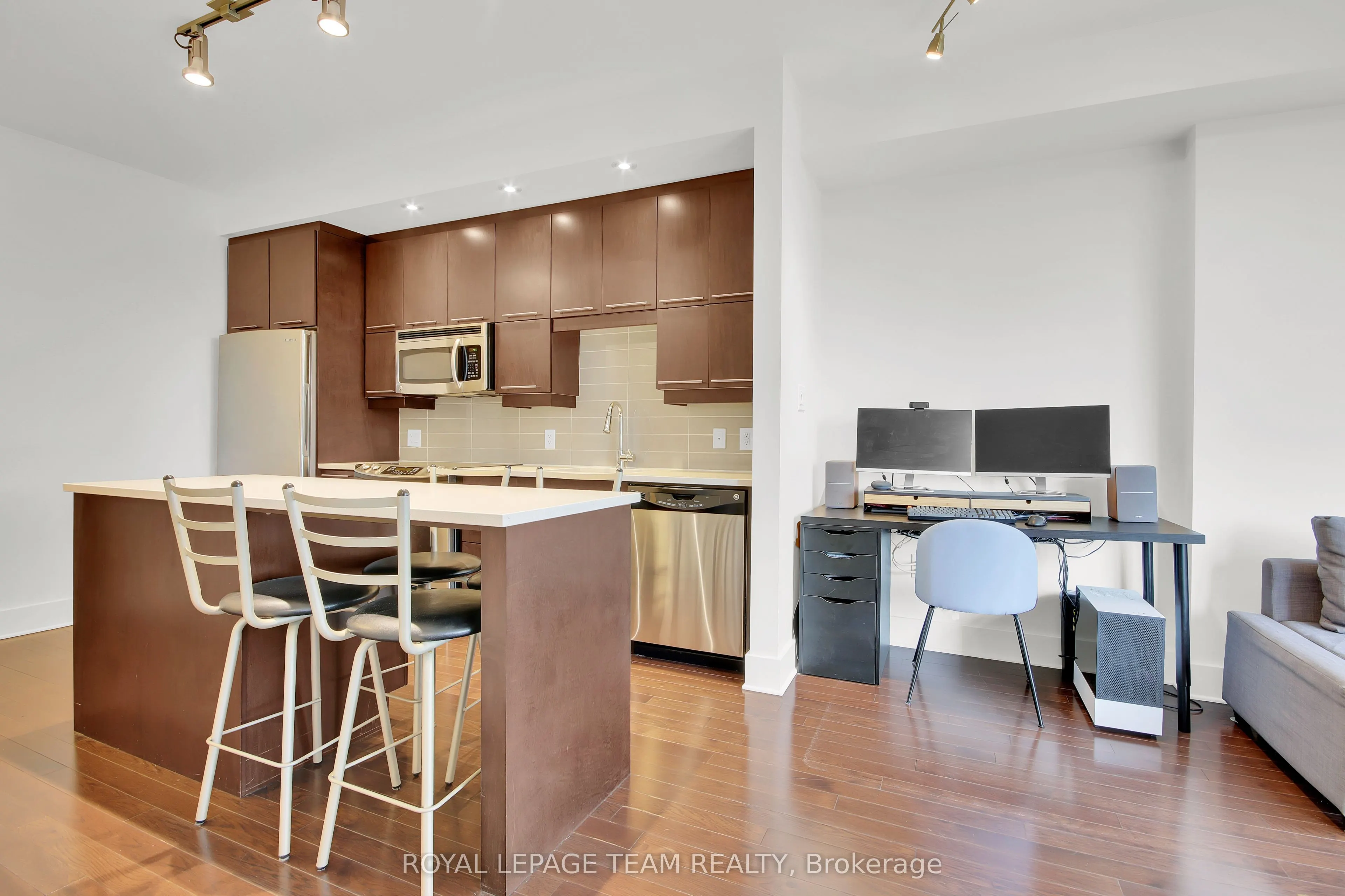 101 Richmond Road, #314