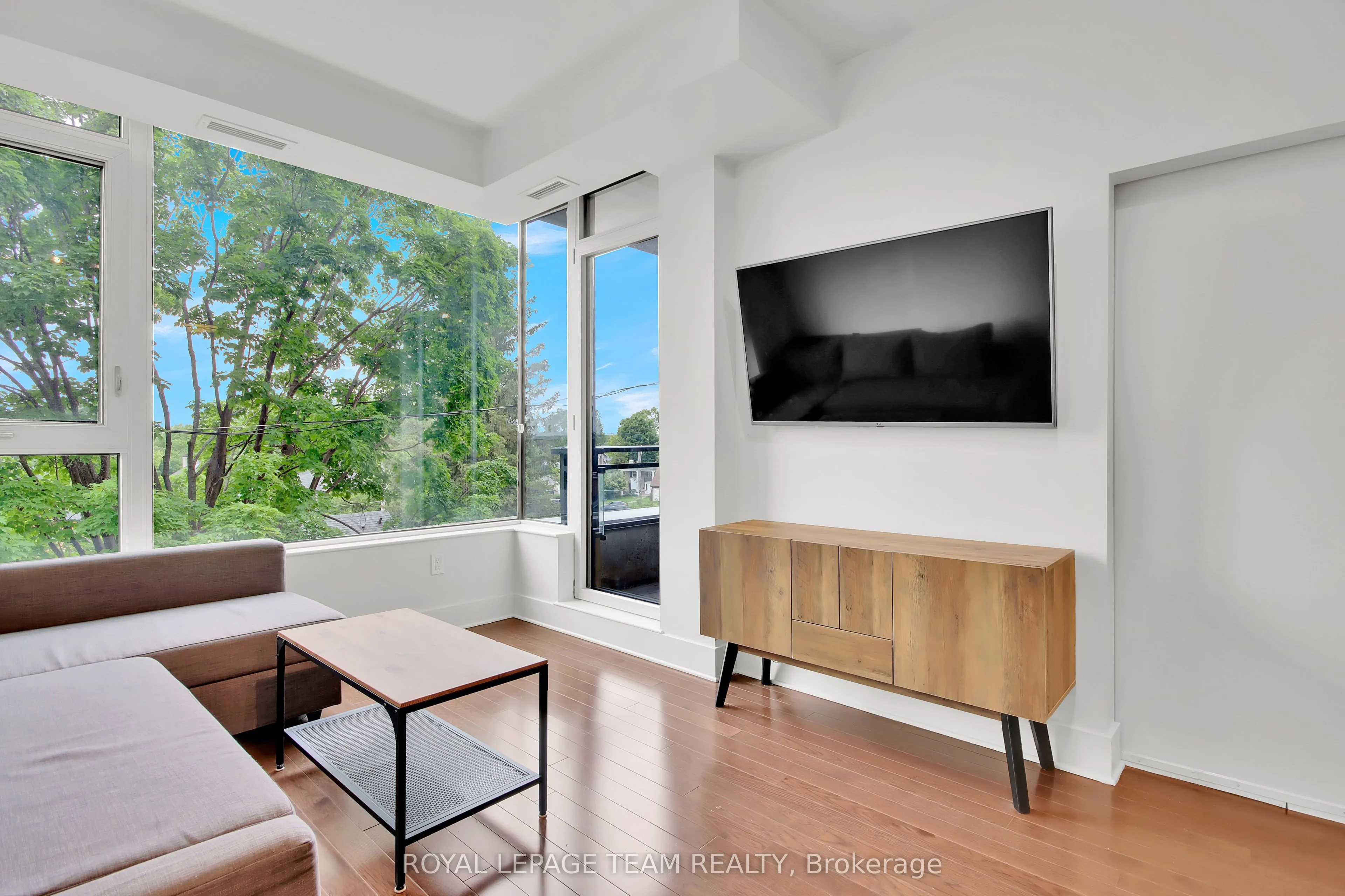 101 Richmond Road, #314
