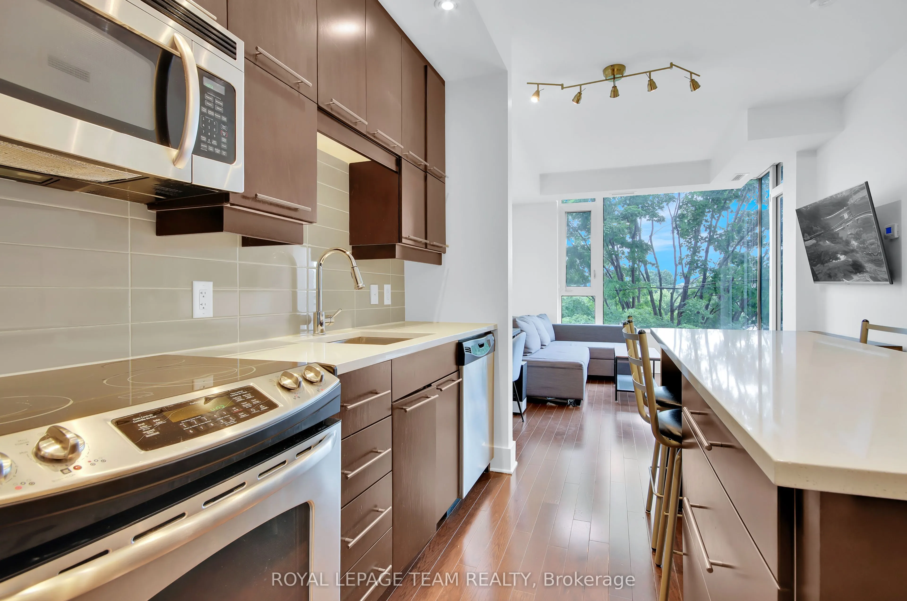 101 Richmond Road, #314