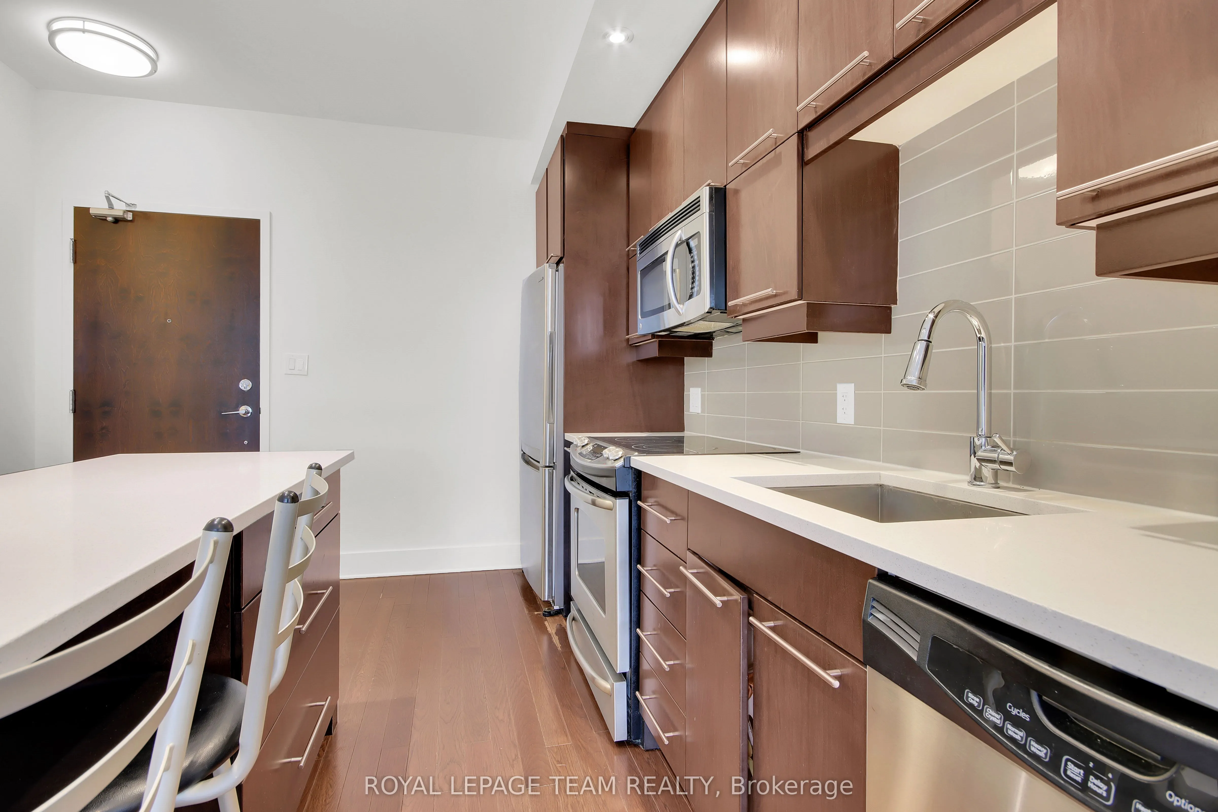 101 Richmond Road, #314