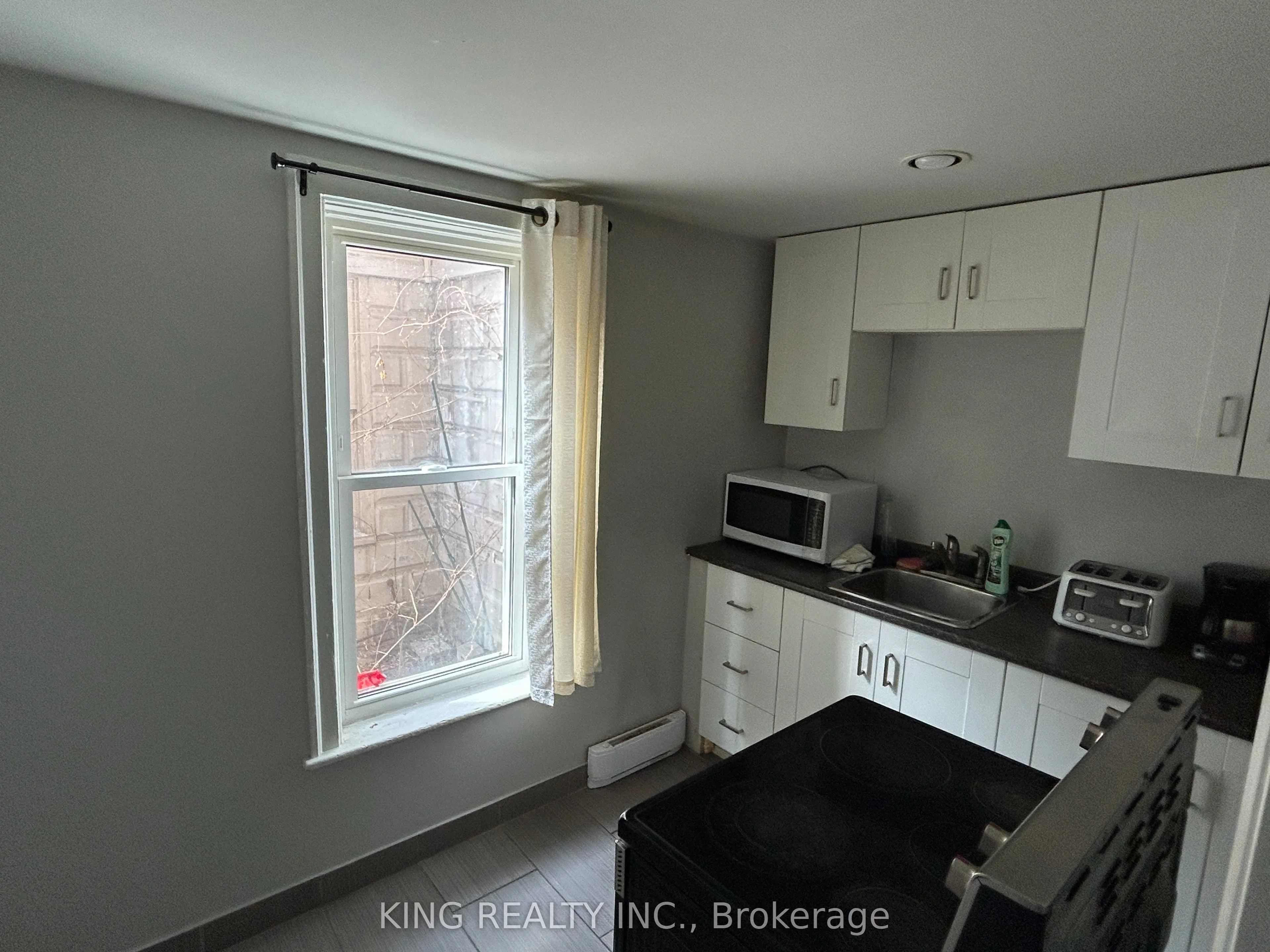 4729 Queen Street