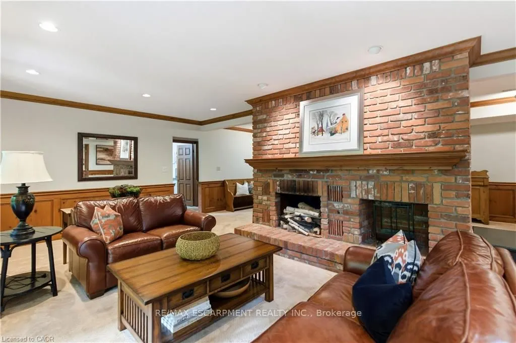 9 Mays Crescent
