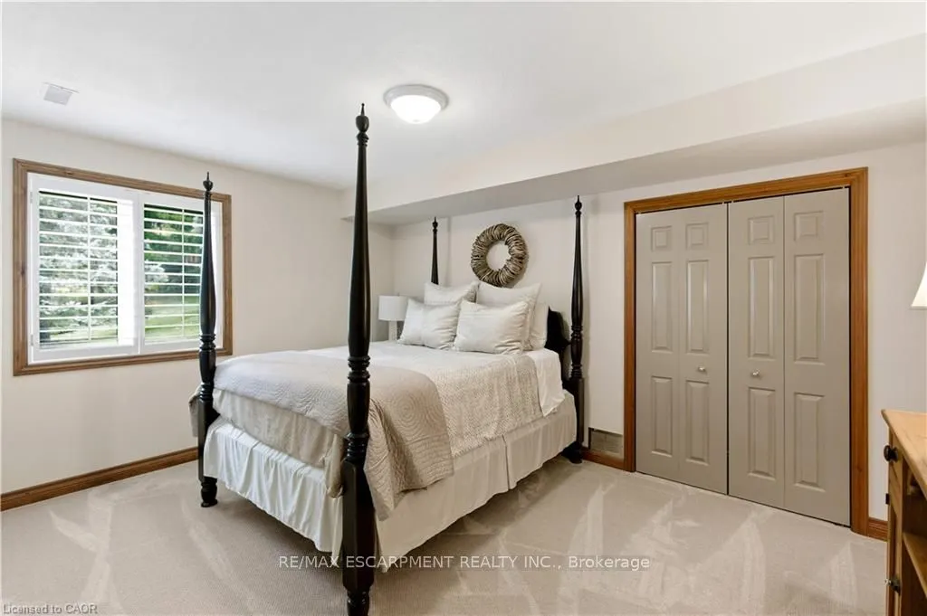 9 Mays Crescent