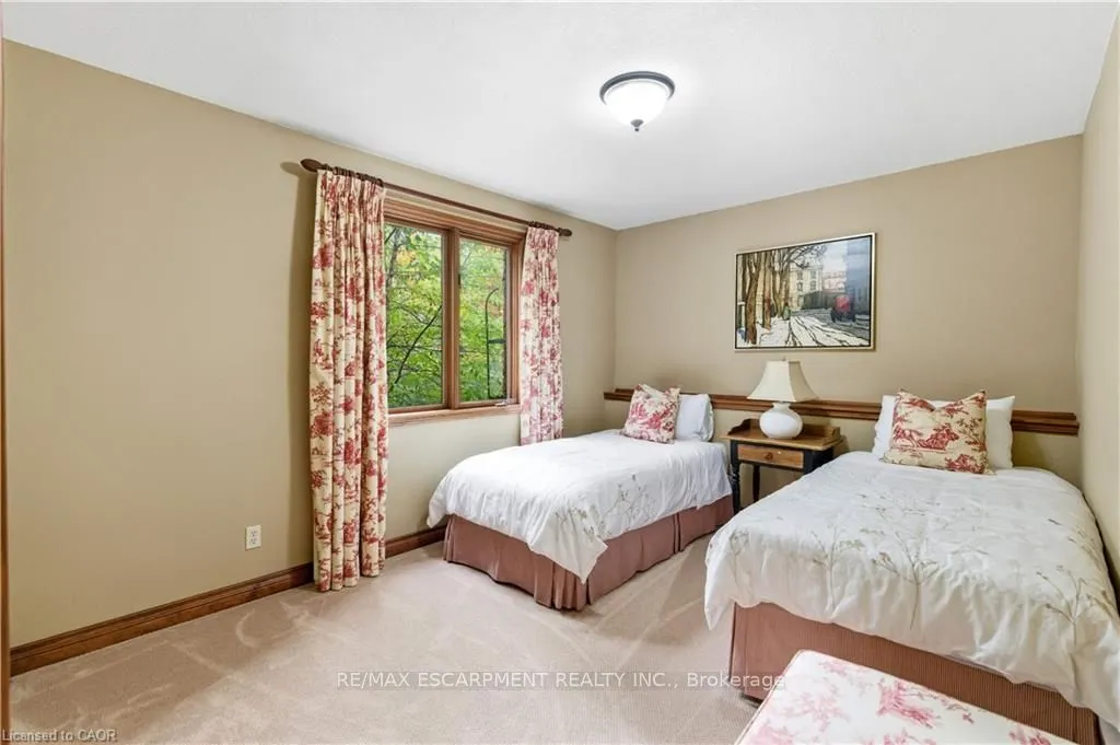 9 Mays Crescent
