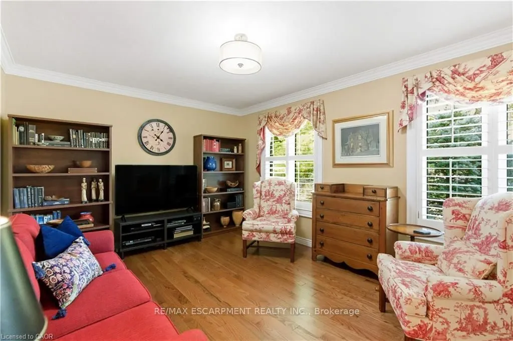 9 Mays Crescent