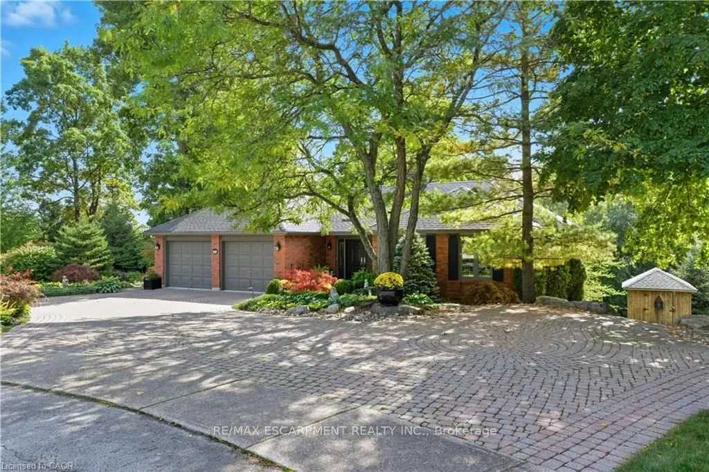 9 Mays Crescent