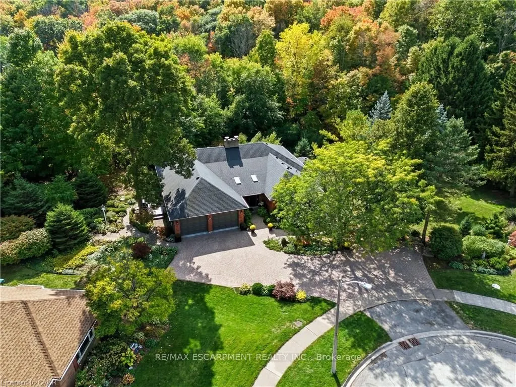 9 Mays Crescent