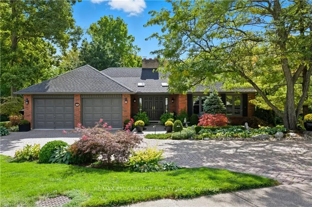 9 Mays Crescent