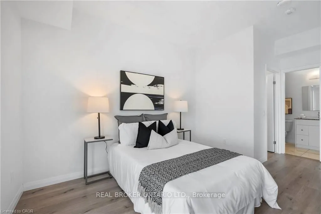 60 Charles Street W, #2405